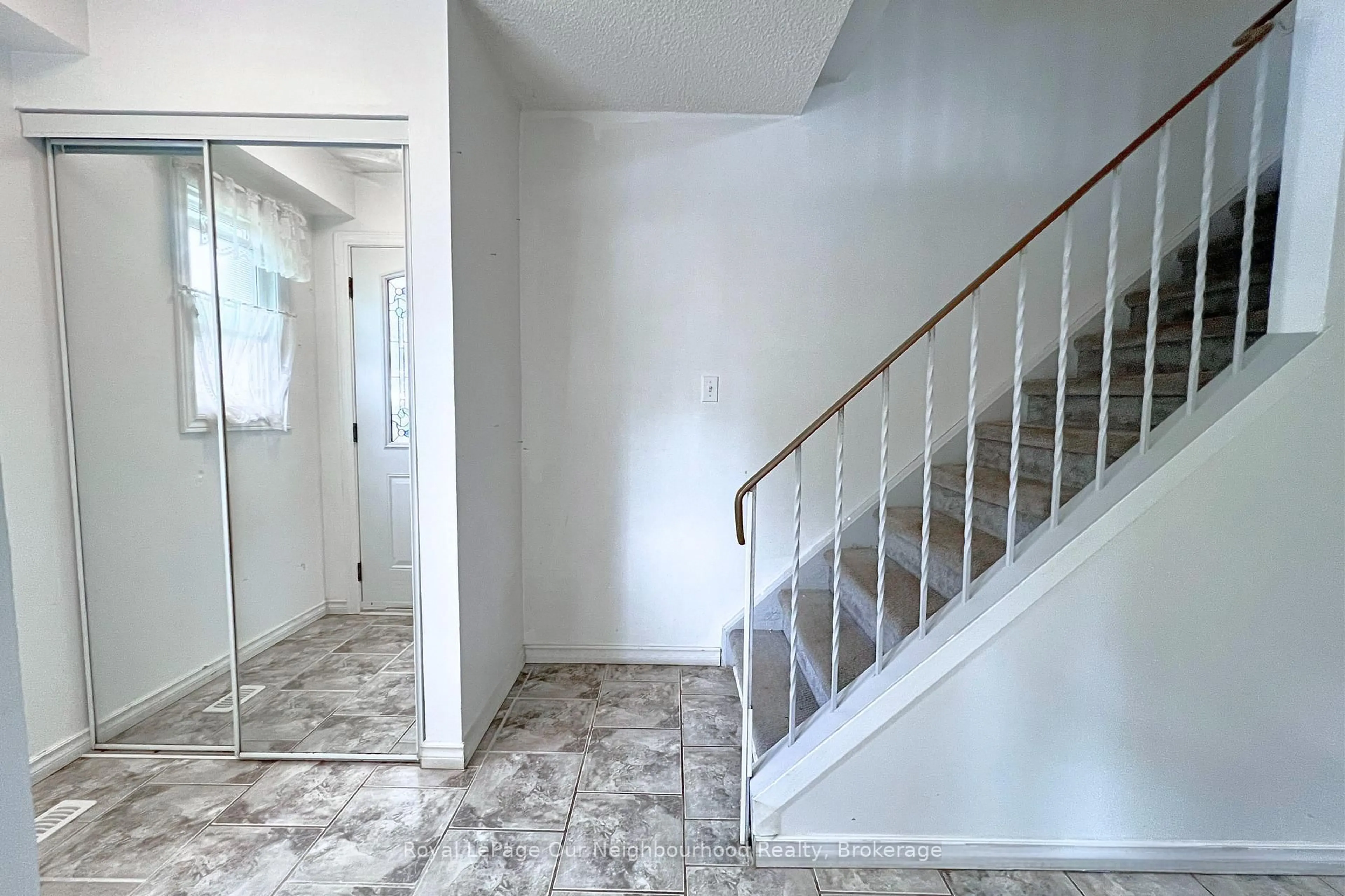 Unknown for 529 Lancelot Cres, Oshawa Ontario L1K 1J9