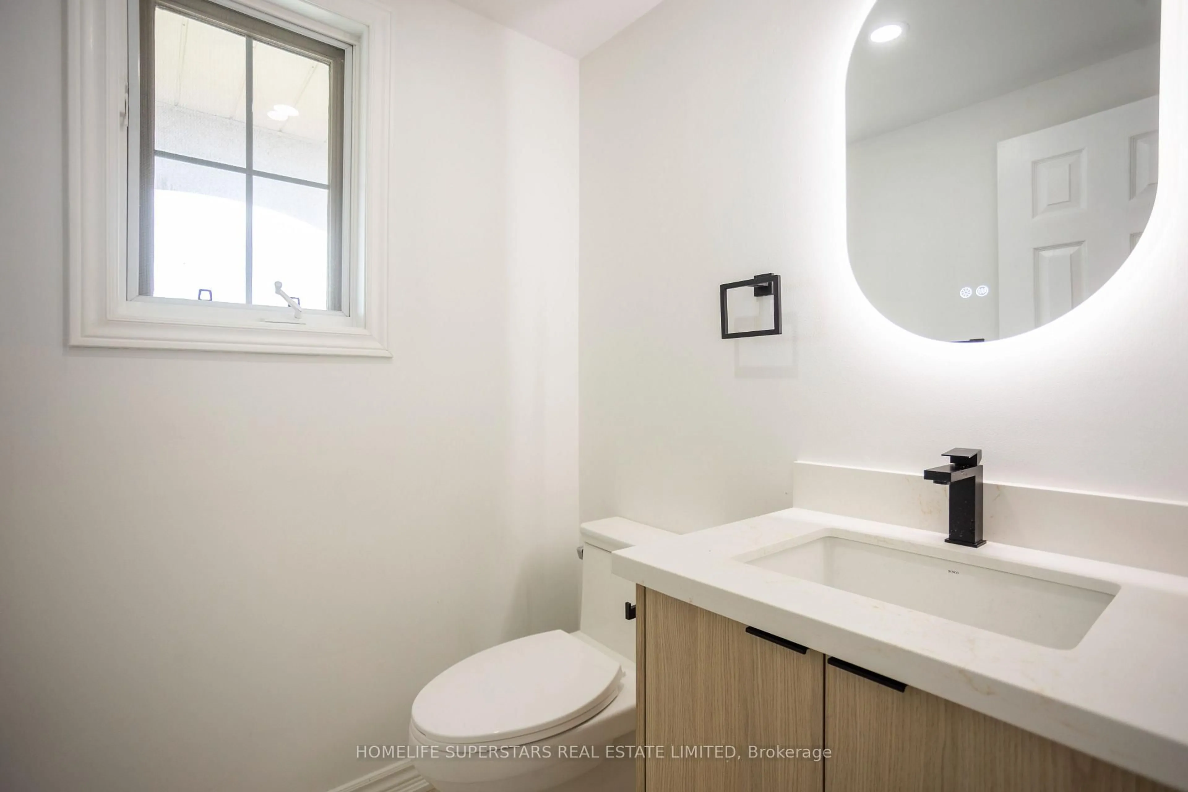 Standard bathroom, ceramic/tile floor for 6 Smales Dr, Ajax Ontario L1Z 1G5