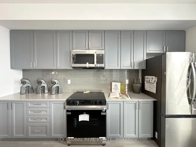 1655 Palmers Sawmill Rd #403, Pickering 5