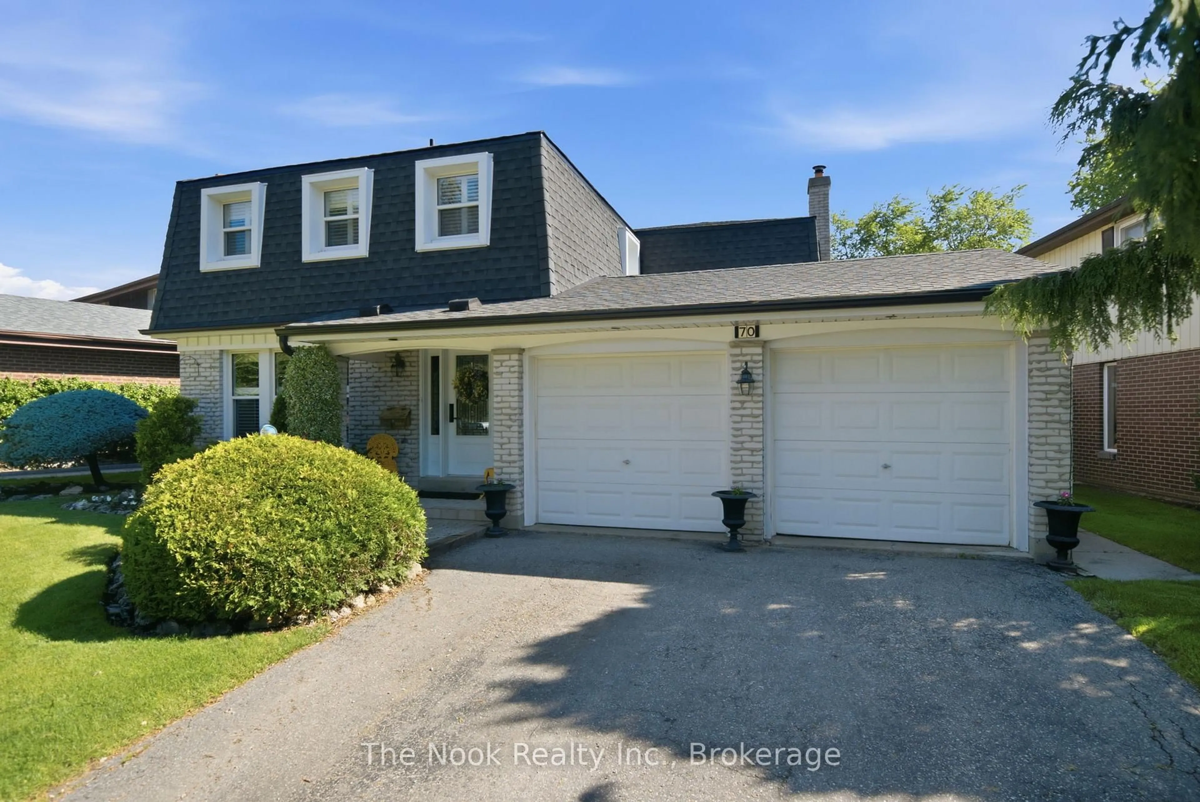 Home with vinyl exterior material, street for 70 Beverly Glen Blvd, Toronto Ontario M1W 1W2