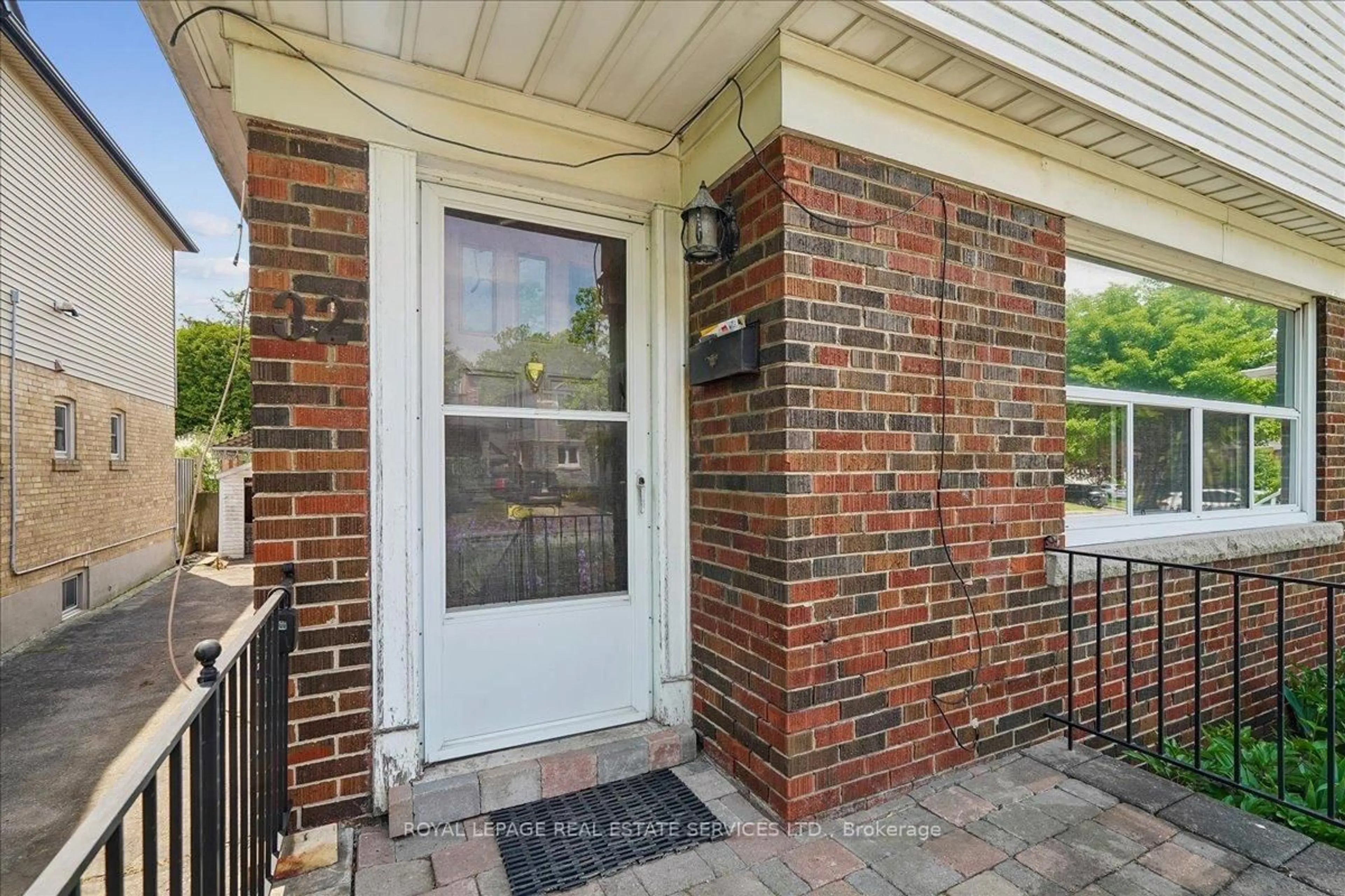 Unknown for 32 Woodland Park Rd, Toronto Ontario M1N 2X6