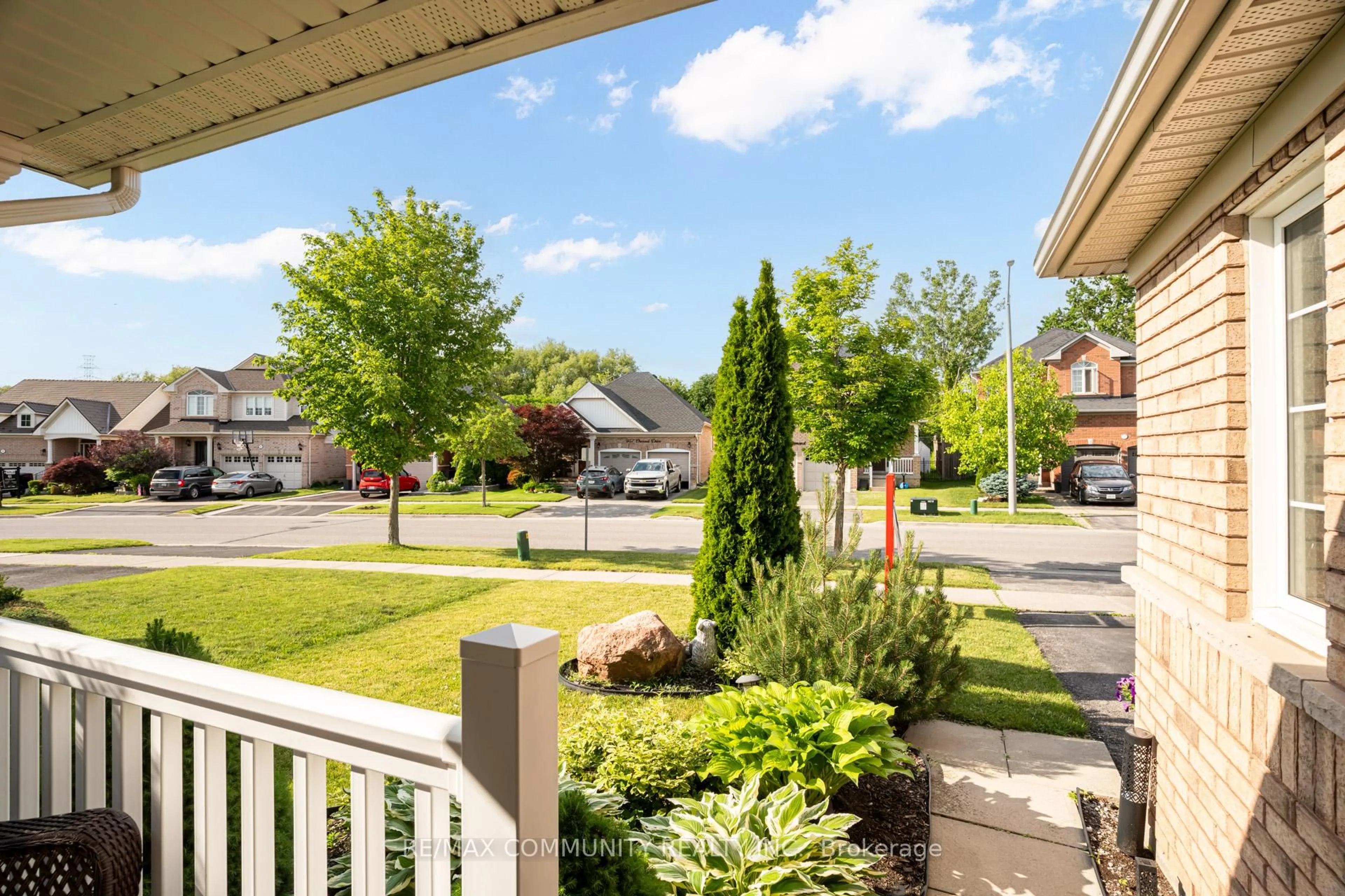 Home with vinyl exterior material, street for 940 Ormond Dr, Oshawa Ontario L1K 3C1