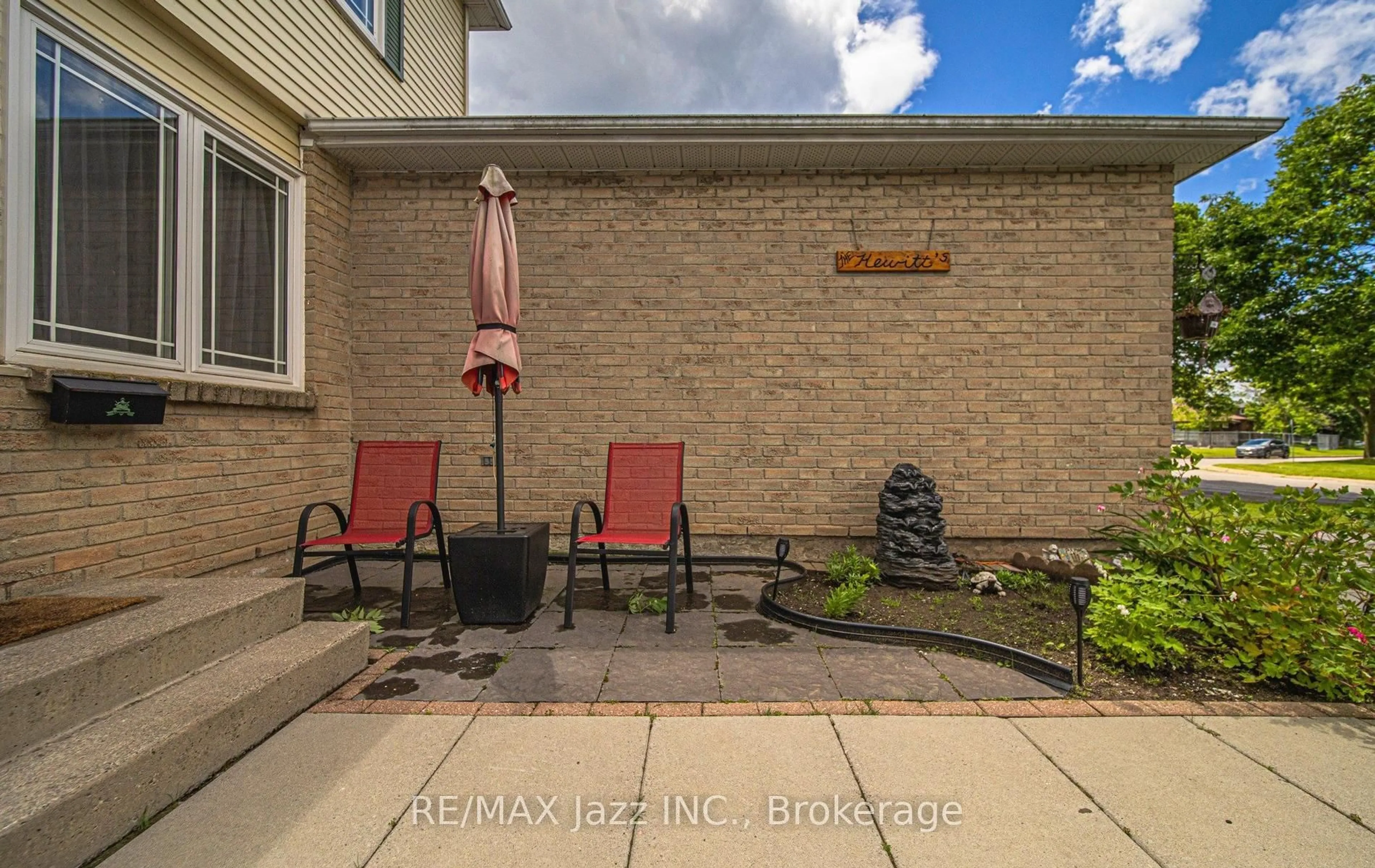 Patio, street for 1387 Ritson Rd, Oshawa Ontario L1J 7M3