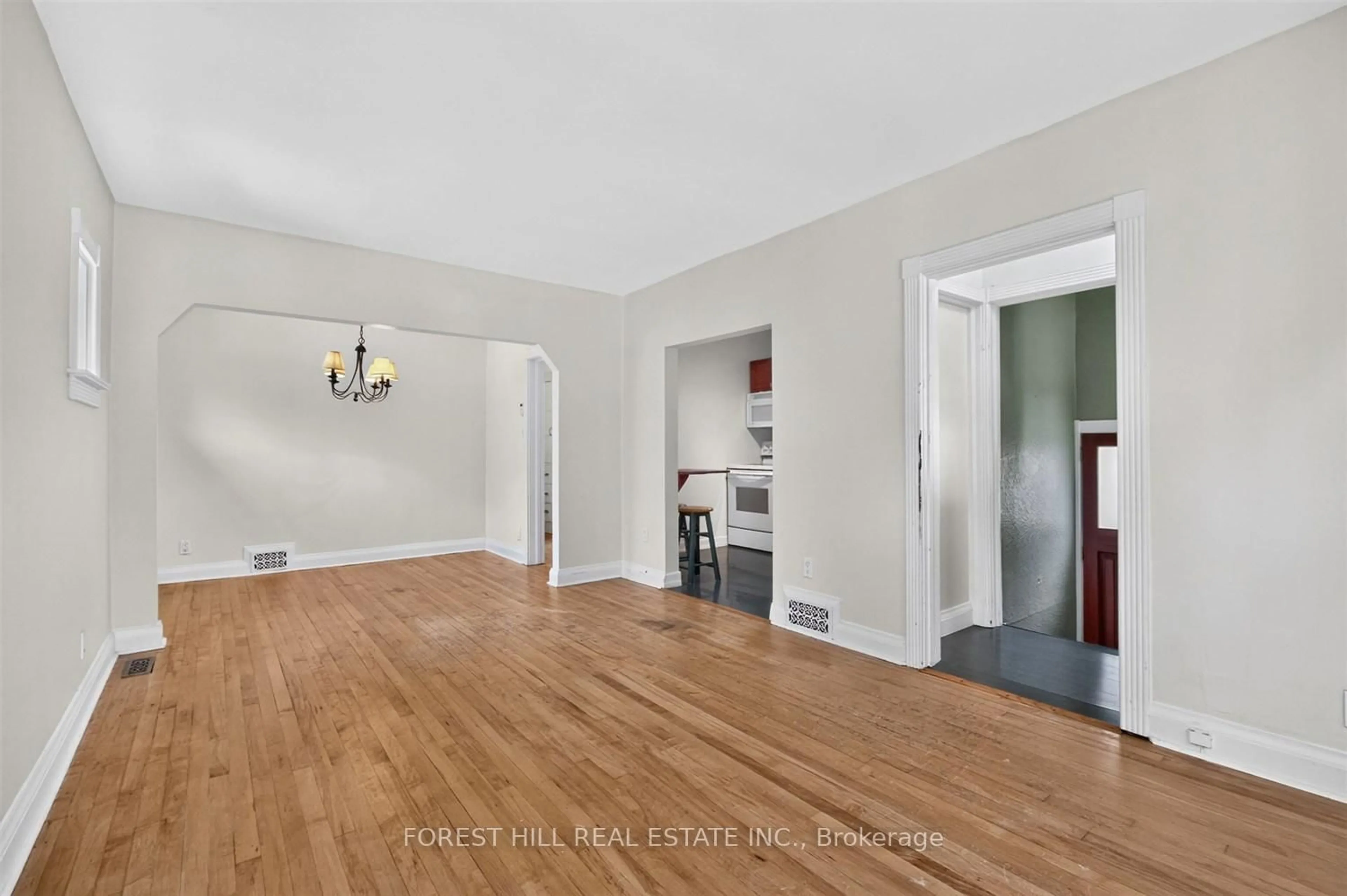 A pic of a room for 73 Dunington Dr, Toronto Ontario M1N 3E4