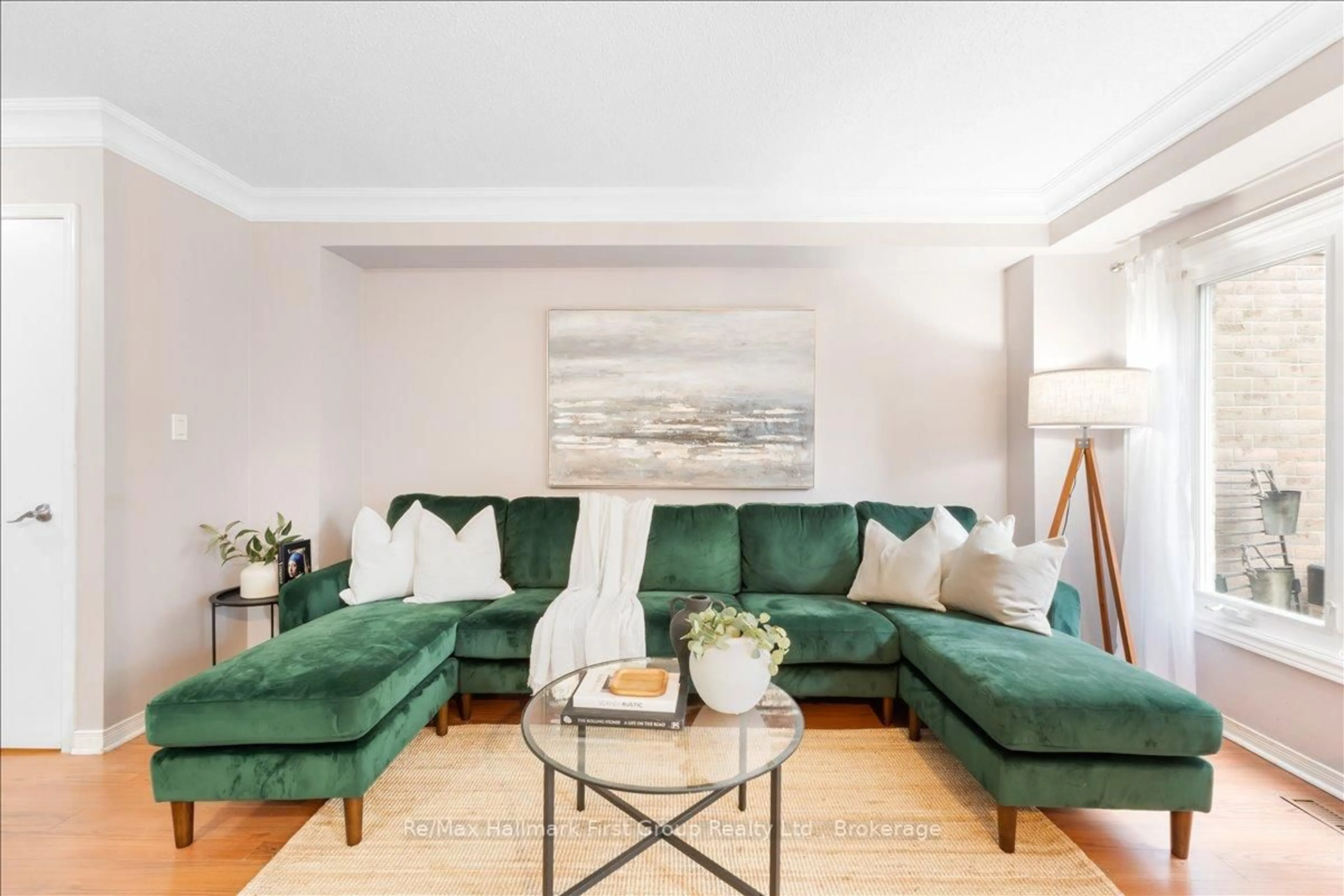 Living room with furniture, unknown for 9 Alexis Way, Whitby Ontario L1R 2N9