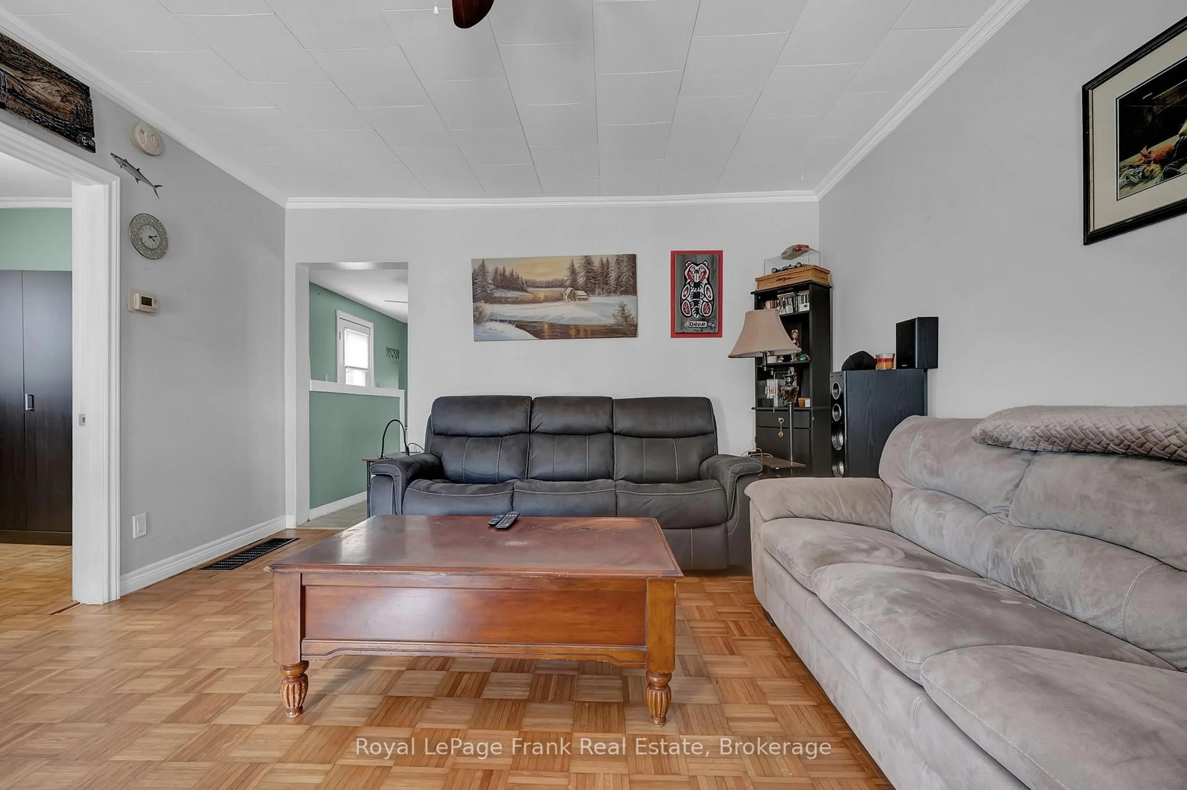Living room with furniture, unknown for 68 Grenfell St, Oshawa Ontario L1J 4W2