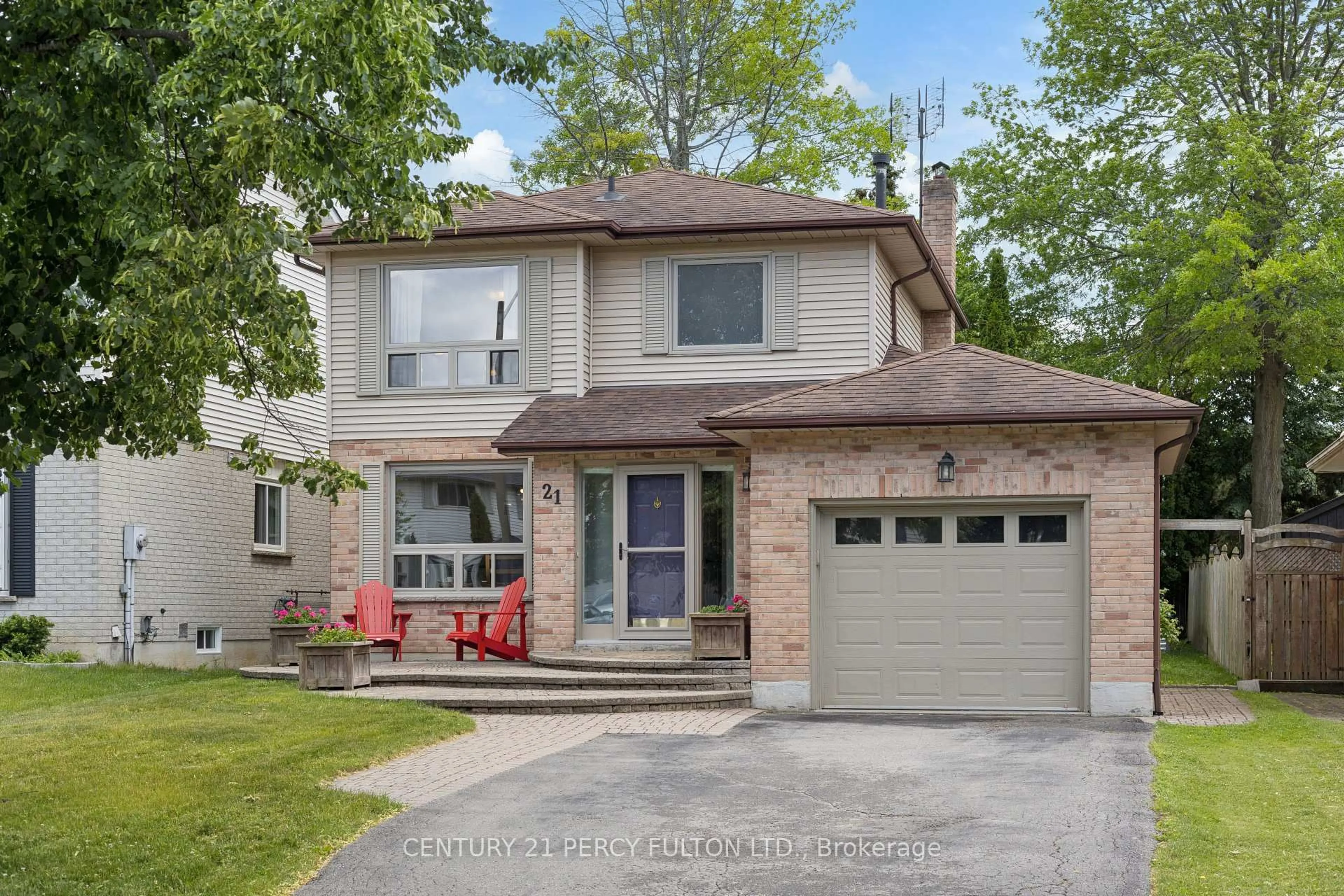 Home with brick exterior material, street for 21 Arran Crt, Clarington Ontario L1E 2E5