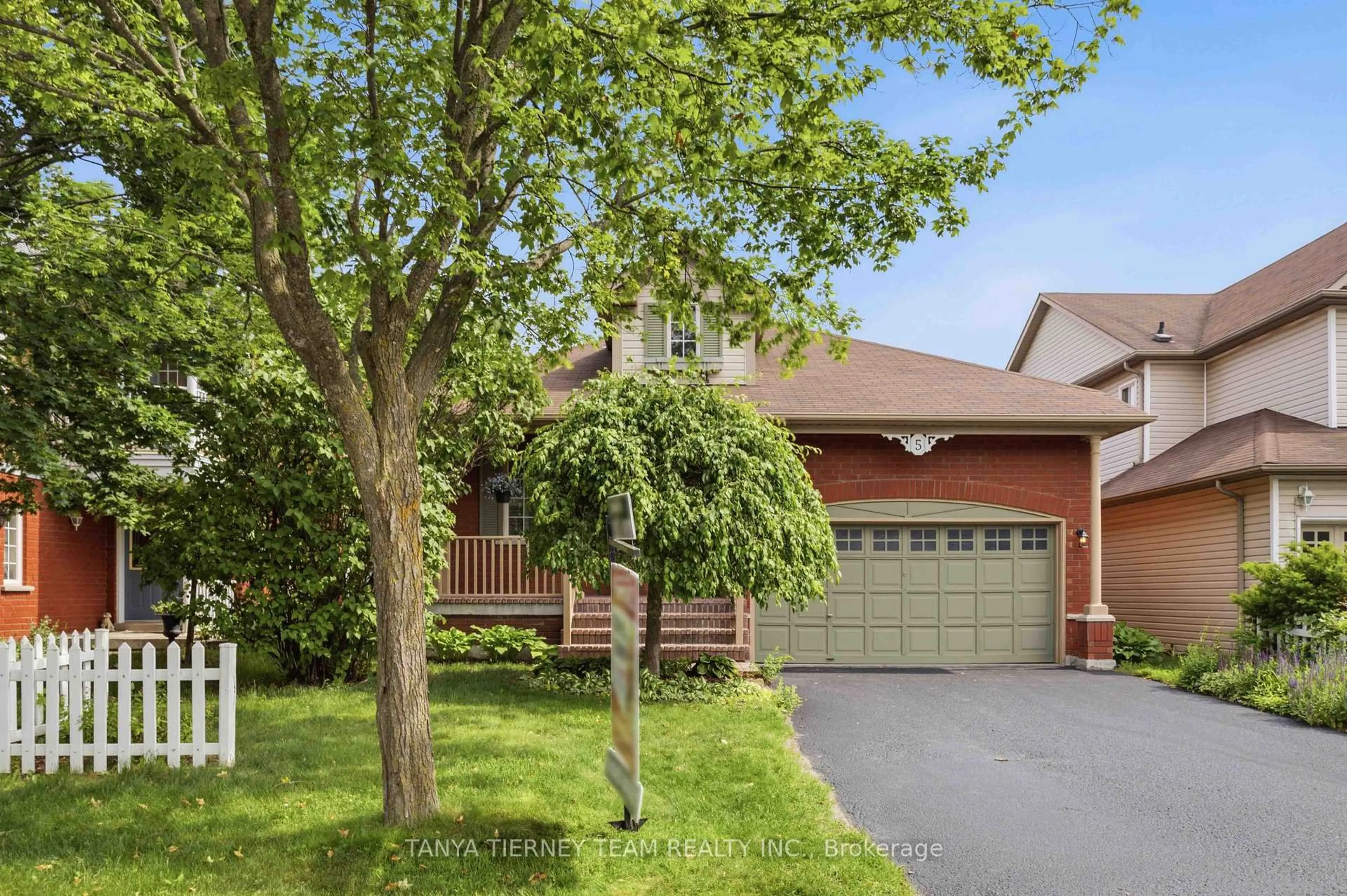 Unknown for 5 Cody Ave, Whitby Ontario L1M 1K8