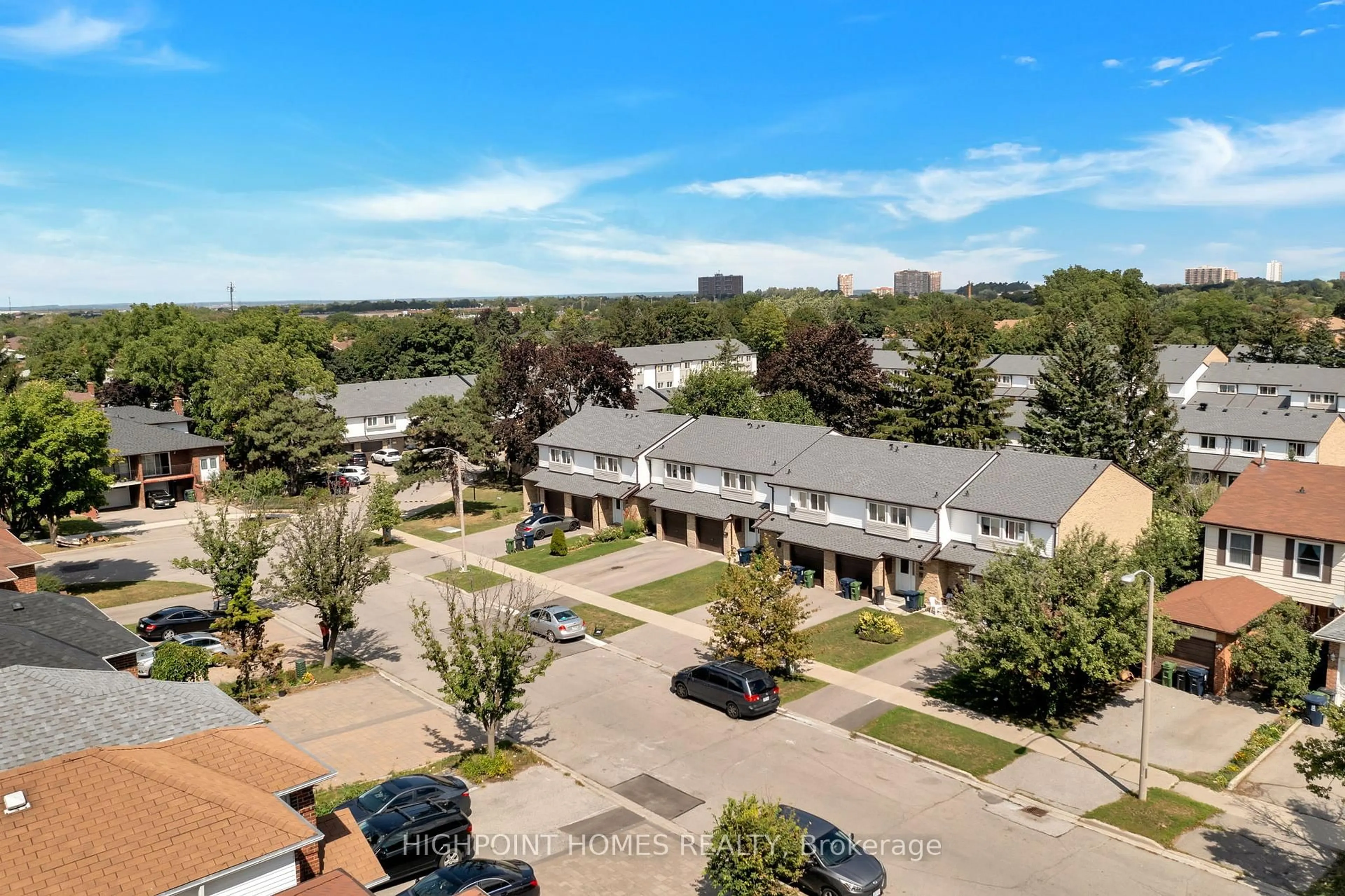A pic from outside/outdoor area/front of a property/back of a property/a pic from drone, unknown for 62 Verne Cres, Toronto Ontario M1B 2X1
