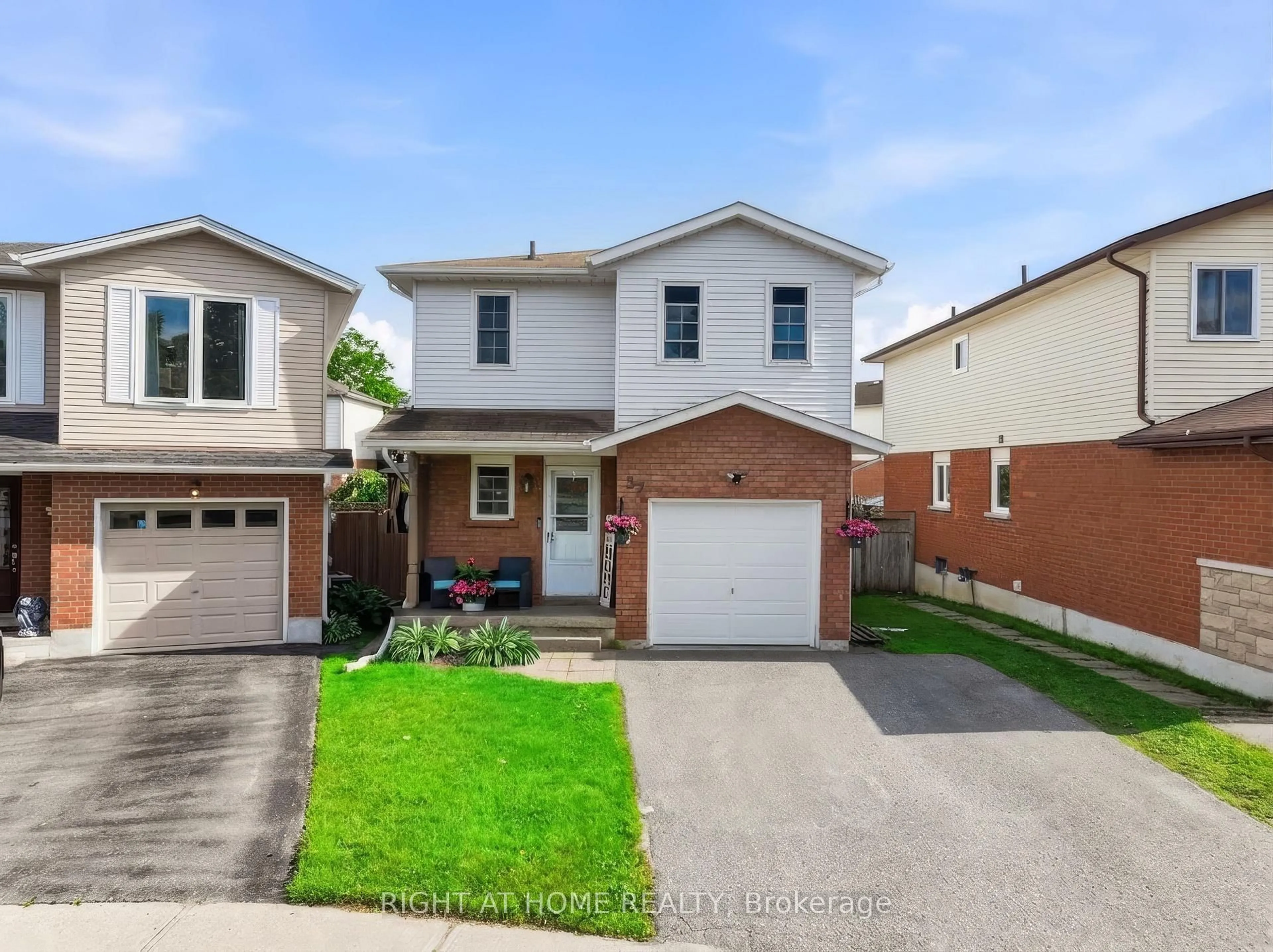 Home with brick exterior material, street for 37 Beechnut Cres, Clarington Ontario L1E 1Y5