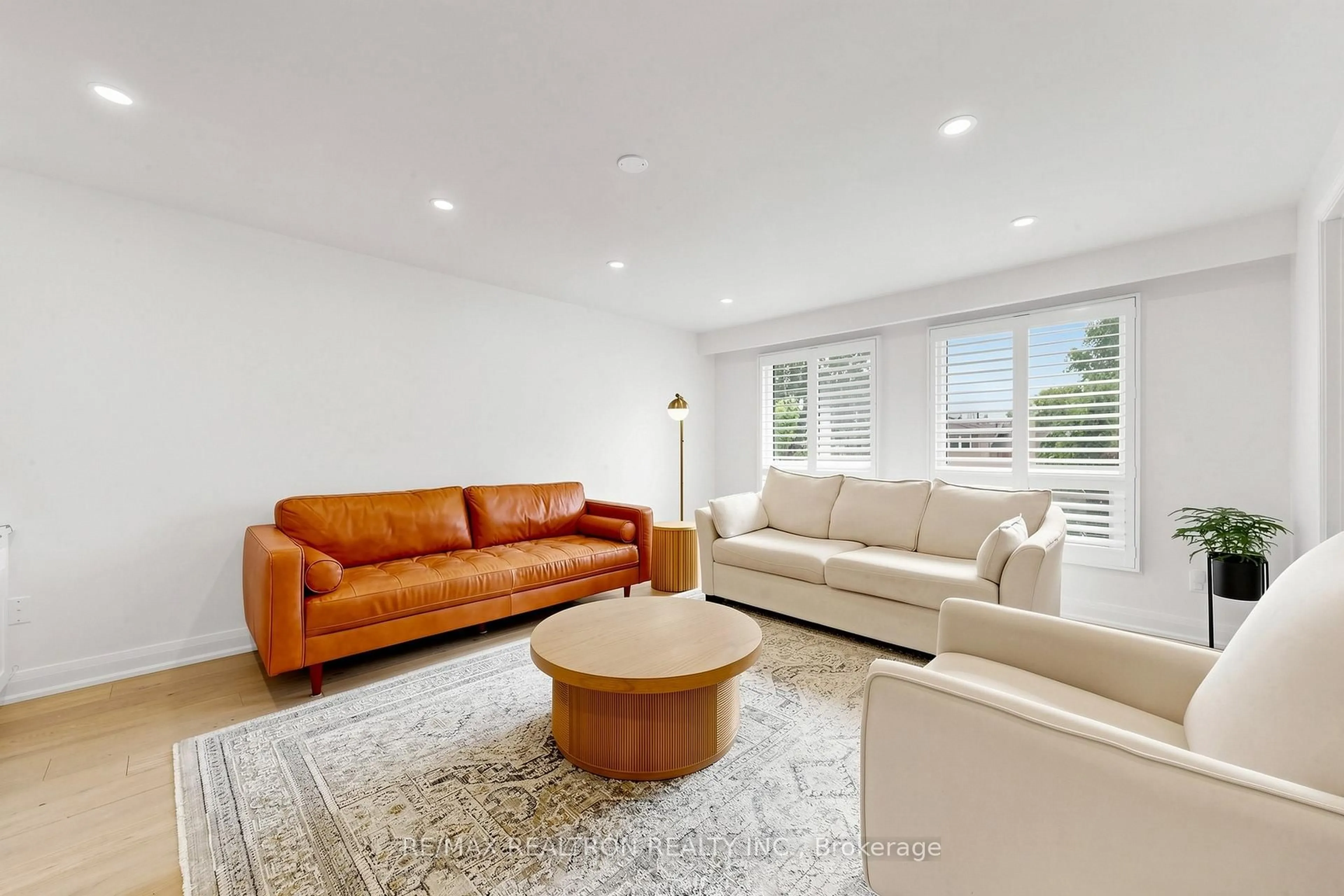 Living room with furniture, unknown for 6 Dorling Ave, Ajax Ontario L1S 2Z5