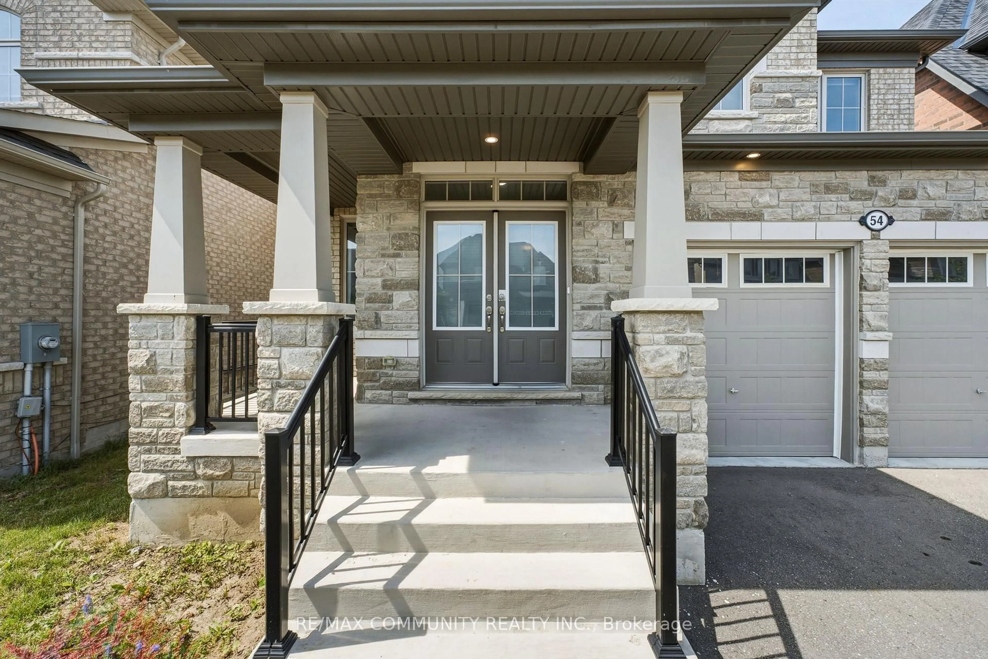 Indoor entryway for 54 Olerud Dr, Whitby Ontario L1P 0J1