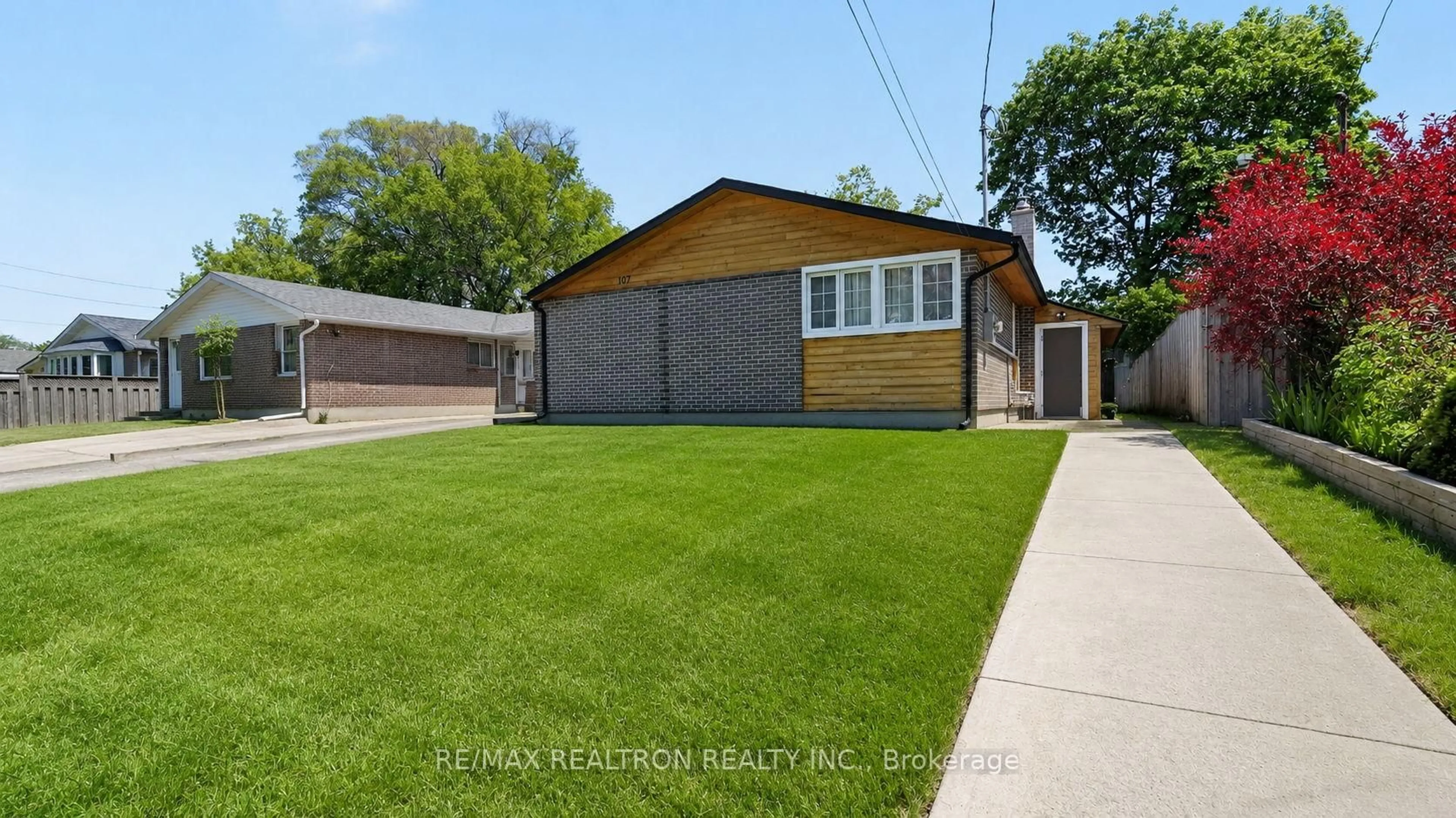 Home with vinyl exterior material, street for 107 Kirker Ave, Toronto Ontario M1G 1M8