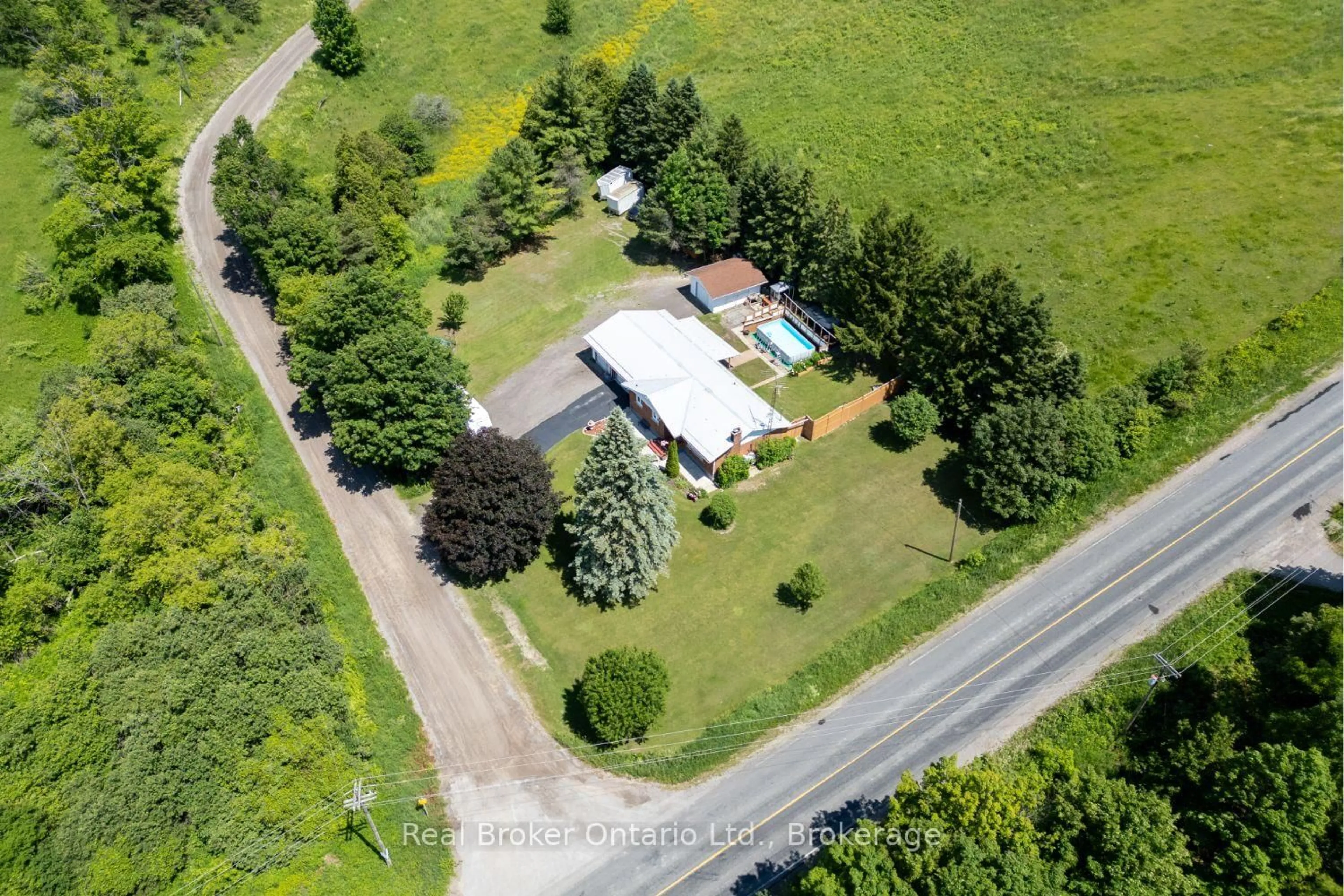 A pic from outside/outdoor area/front of a property/back of a property/a pic from drone, unknown for 6019 Morton Rd, Clarington Ontario L0A 1E0
