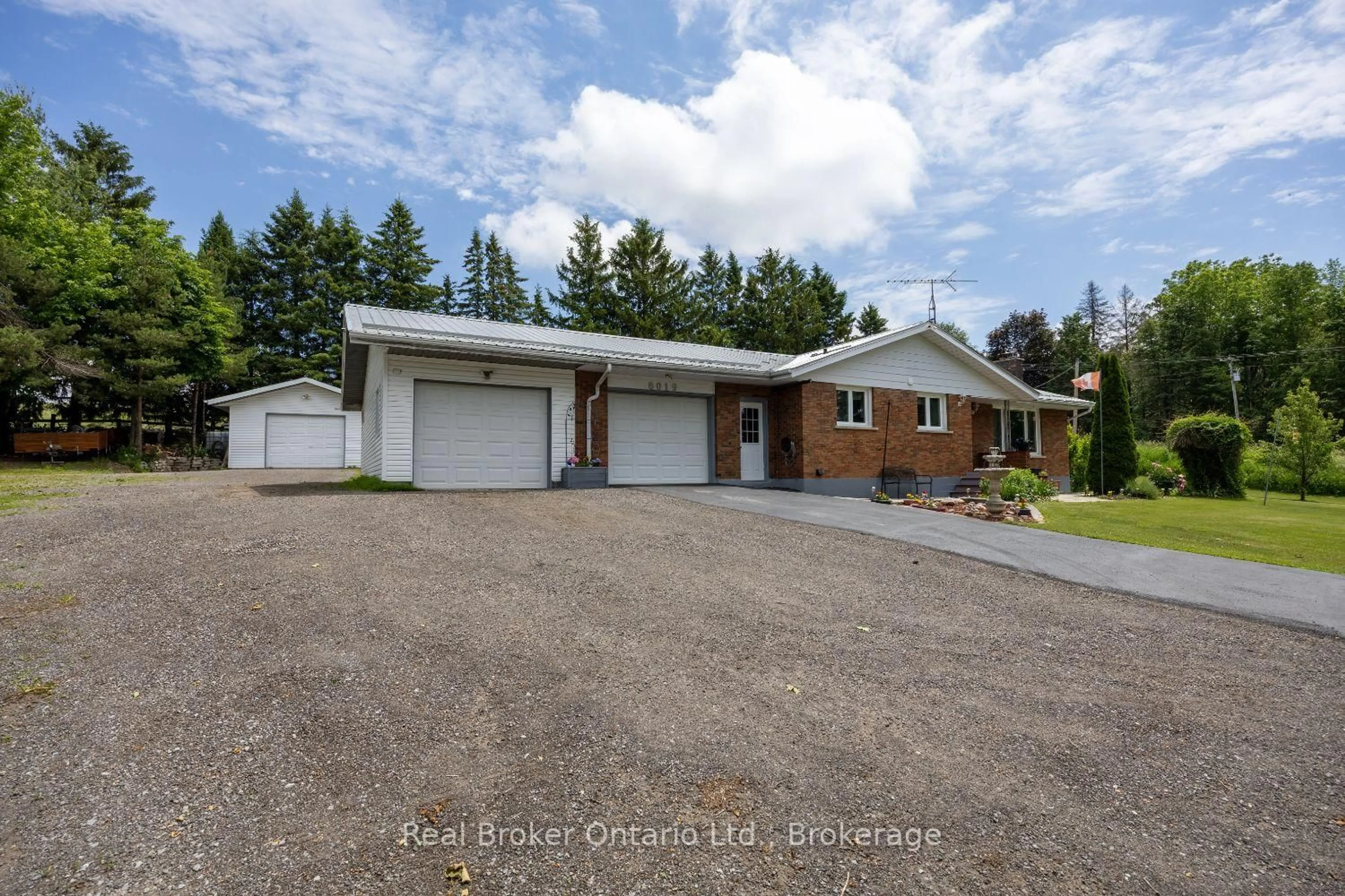 A pic from outside/outdoor area/front of a property/back of a property/a pic from drone, street for 6019 Morton Rd, Clarington Ontario L0A 1E0