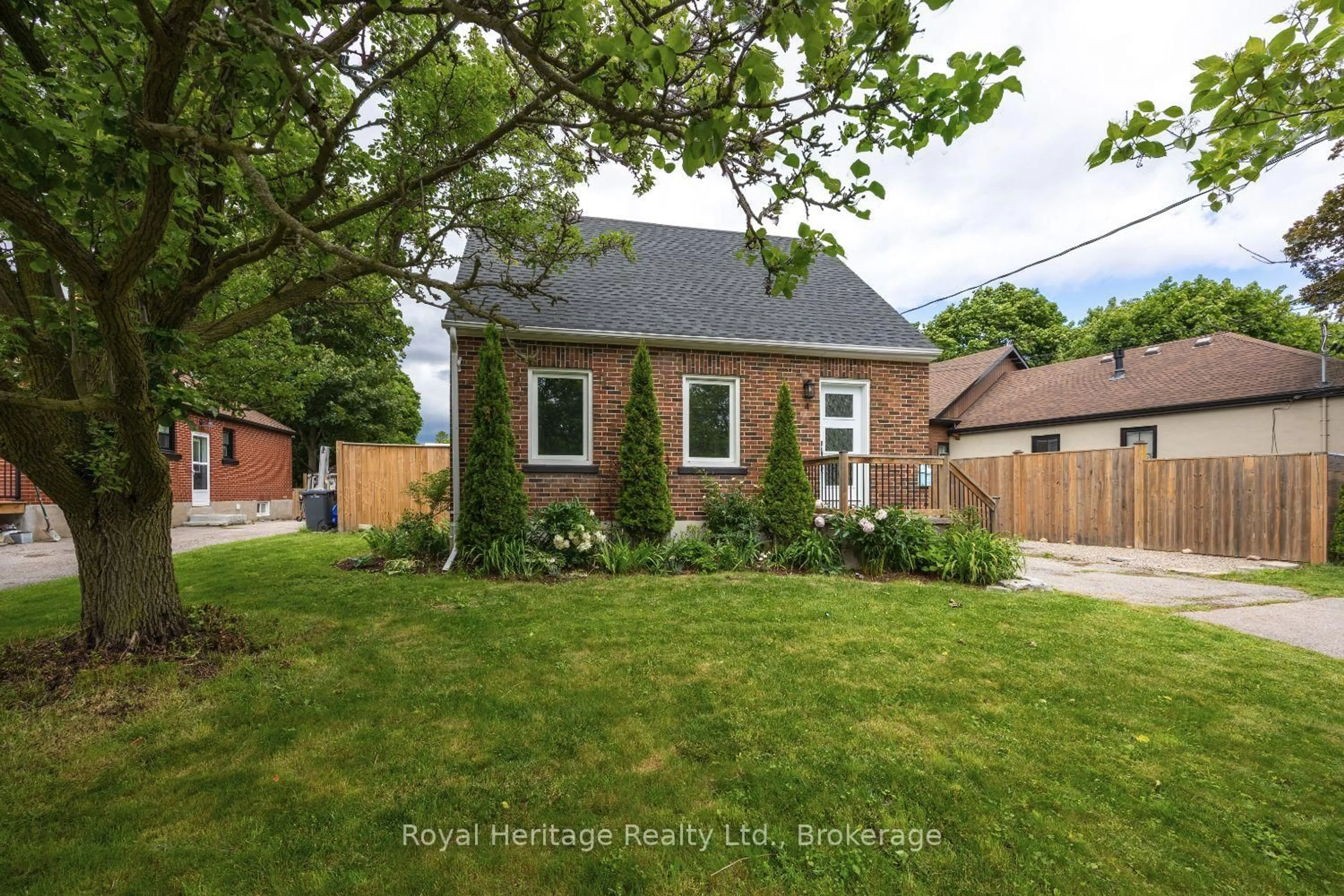 Home with brick exterior material, street for 4 Jane St, Clarington Ontario L1C 1G1