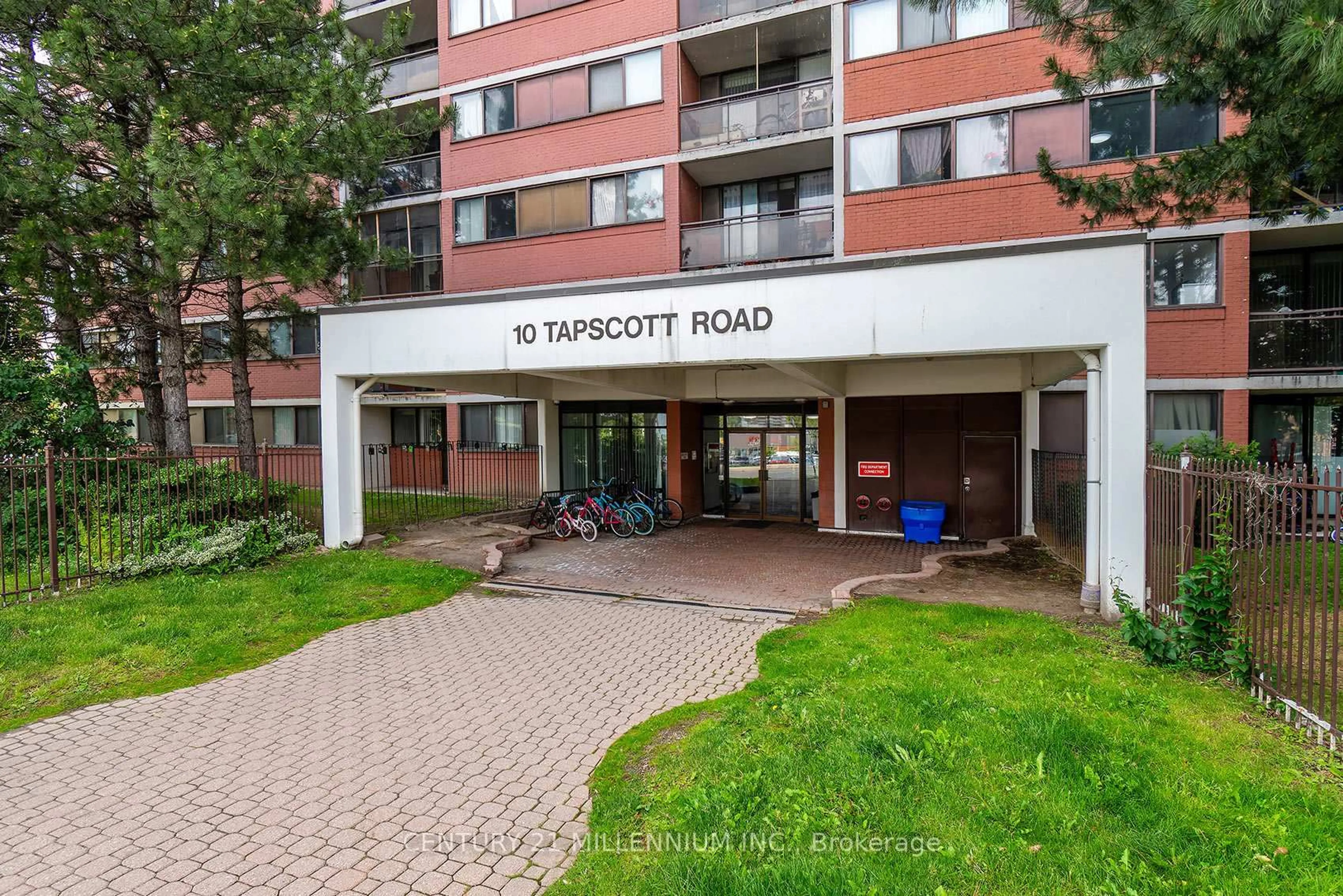 Indoor foyer for 10 Tapscott Cross #210, Toronto Ontario M1B 3L9