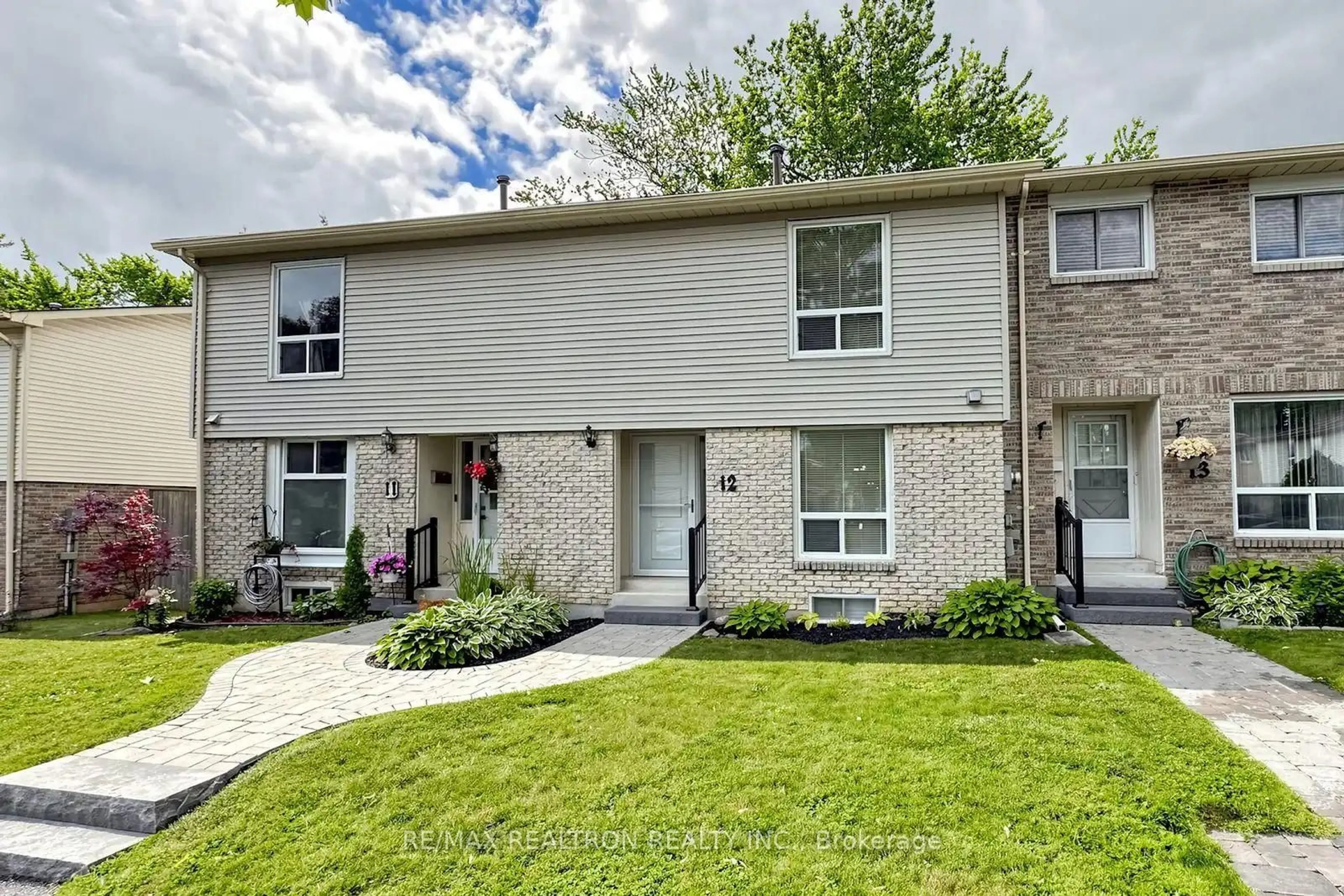 Unknown for 611 Galahad Dr #12, Oshawa Ontario L1K 1M1