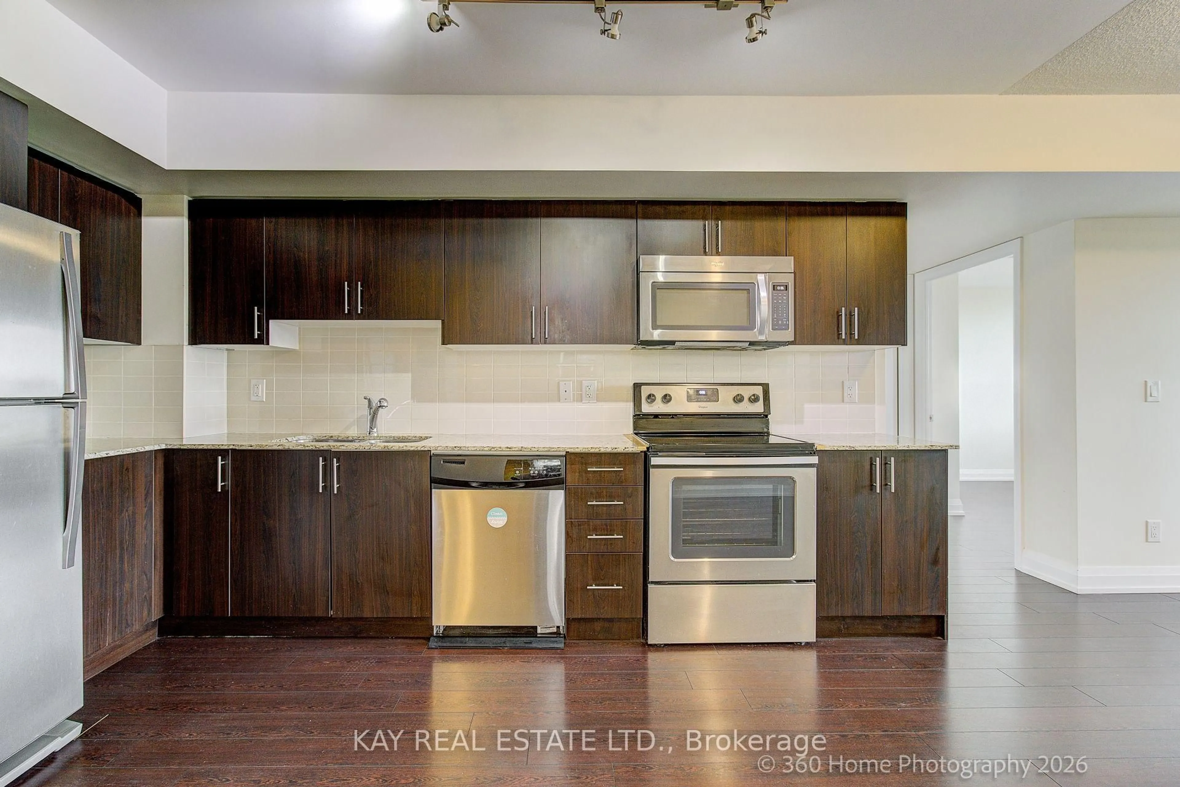 Standard kitchen, wood/laminate floor for 3520 Danforth Ave #612, Toronto Ontario M1L 1E5
