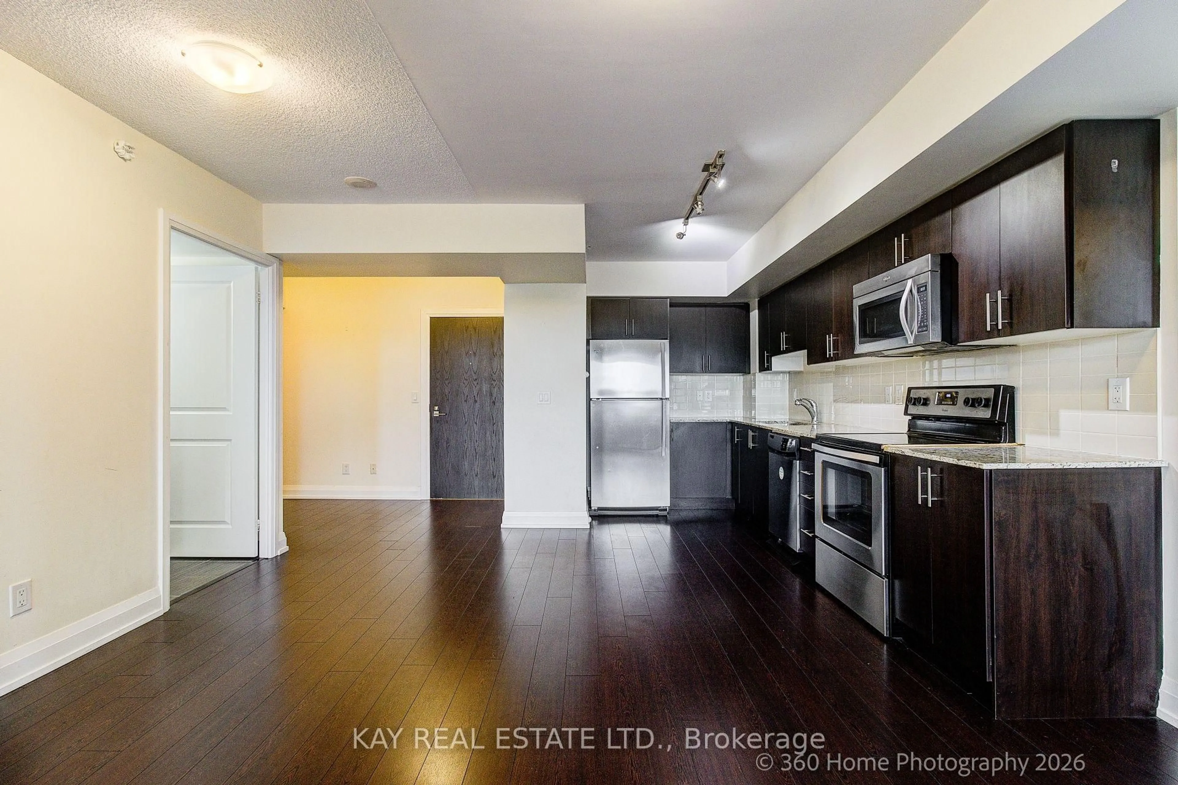 Standard kitchen, wood/laminate floor for 3520 Danforth Ave #612, Toronto Ontario M1L 1E5