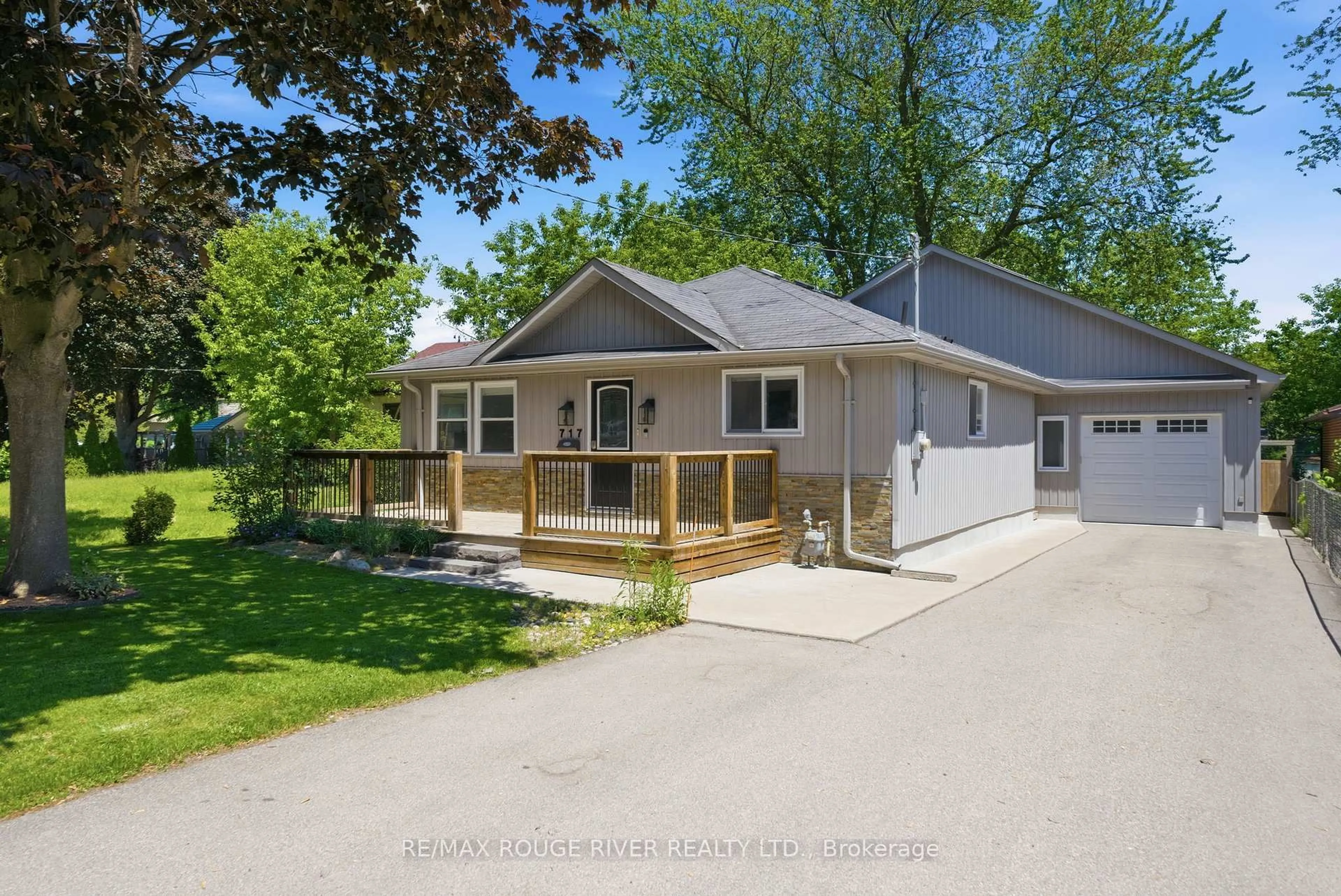 Unknown for 717 Hillview Cres, Pickering Ontario L1W 2R6
