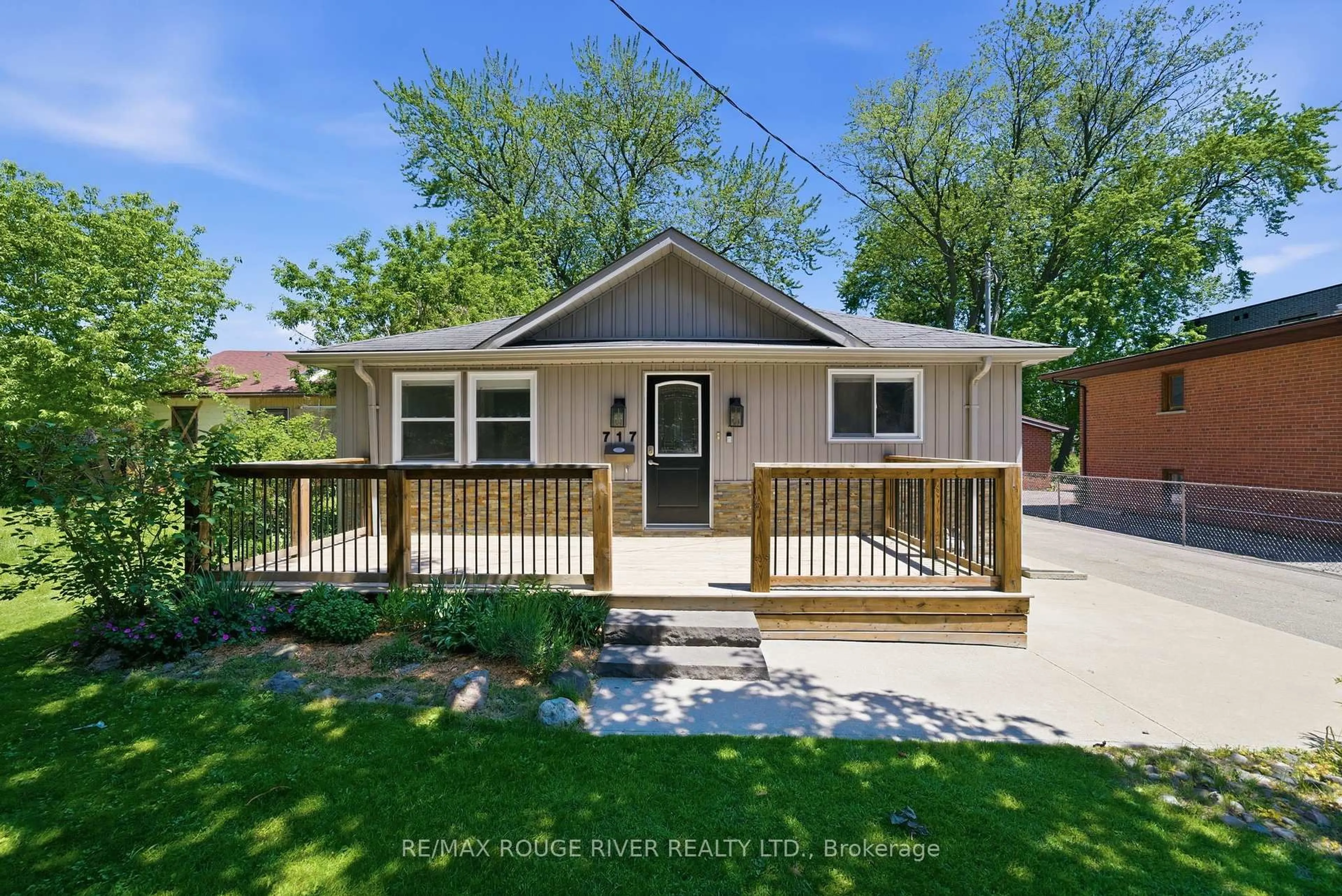 Unknown for 717 Hillview Cres, Pickering Ontario L1W 2R6