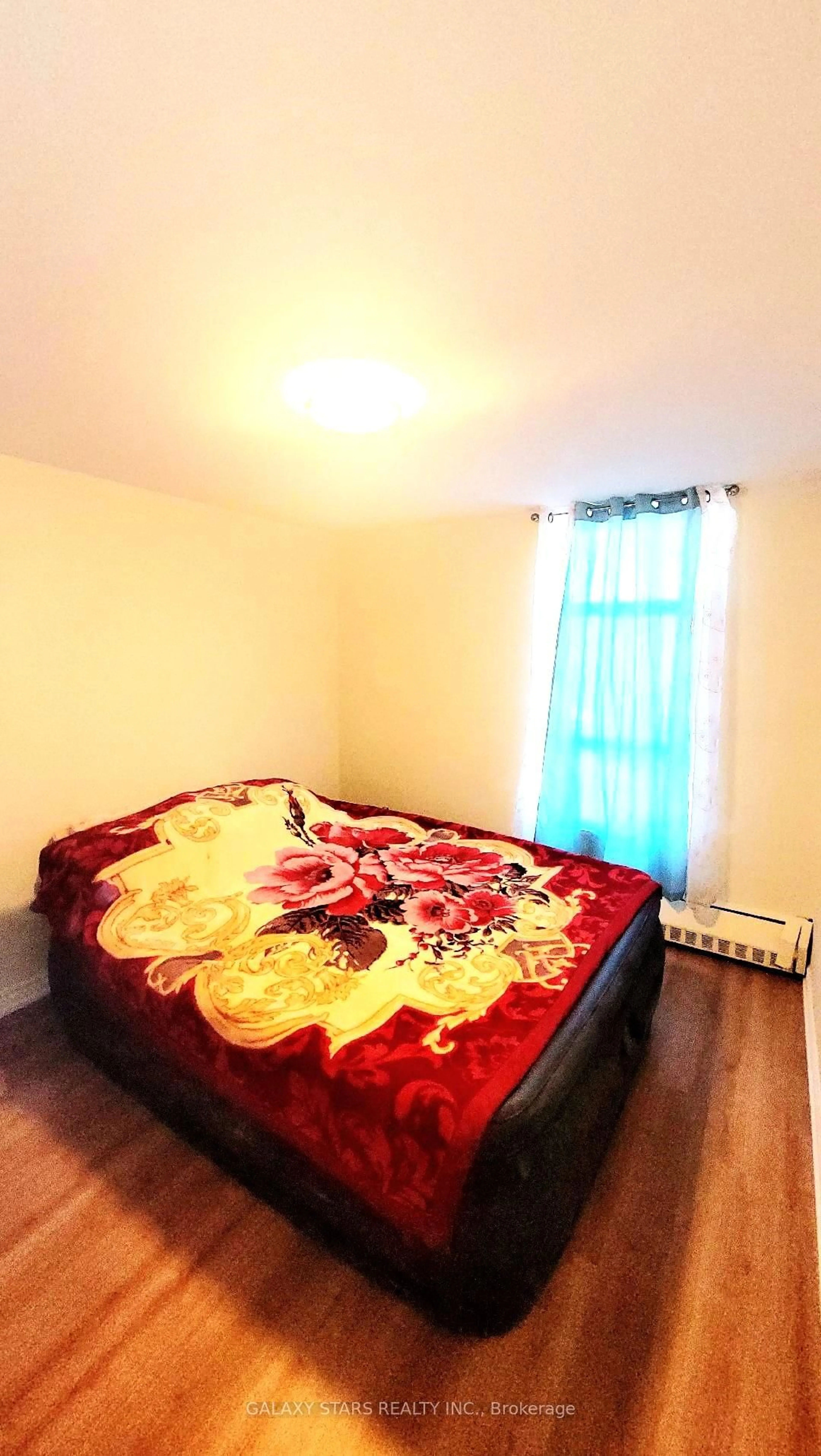 A pic of a room for 895 Kennedy Rd #304, Toronto Ontario M1K 2E9