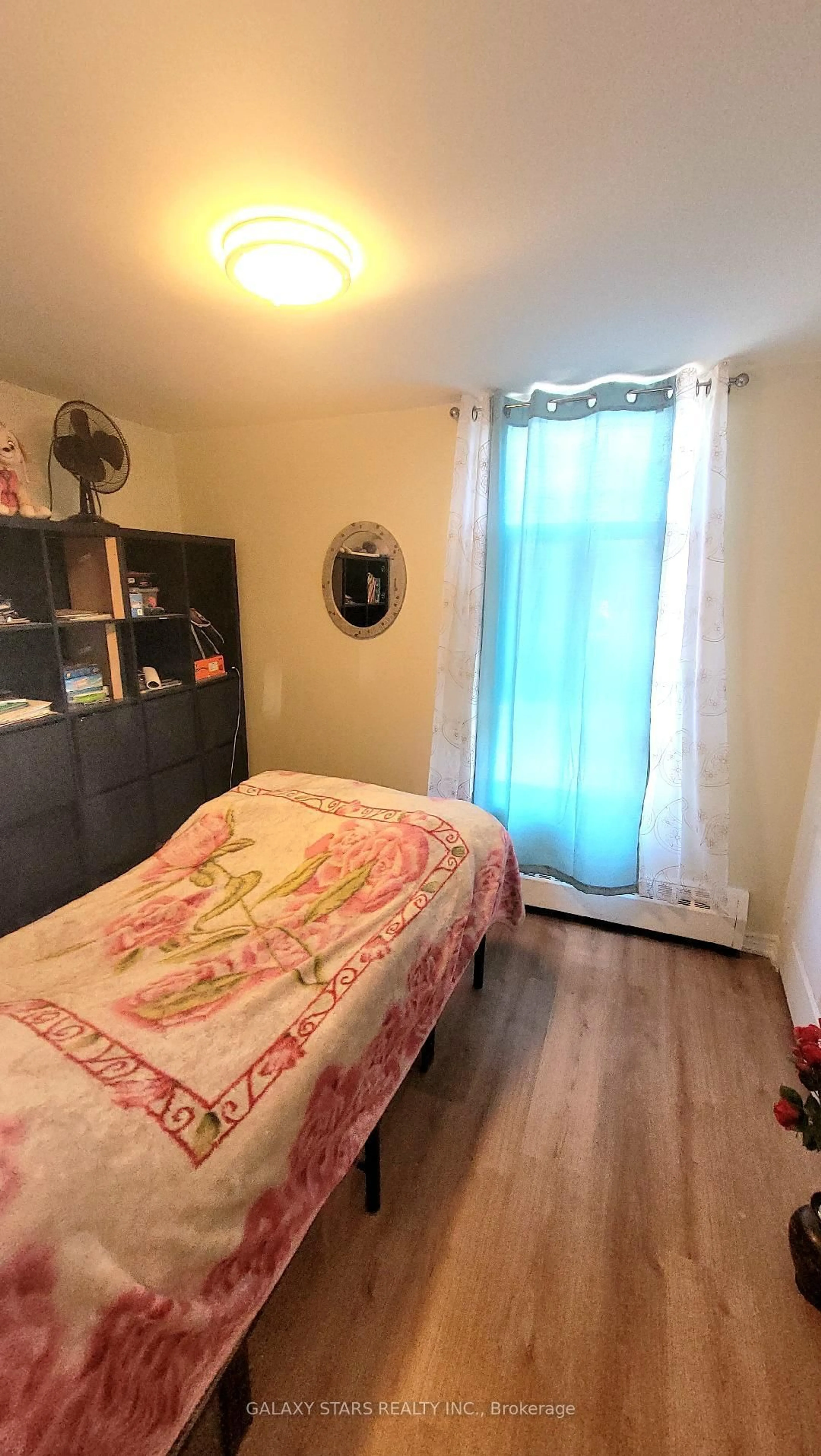 A pic of a room for 895 Kennedy Rd #304, Toronto Ontario M1K 2E9