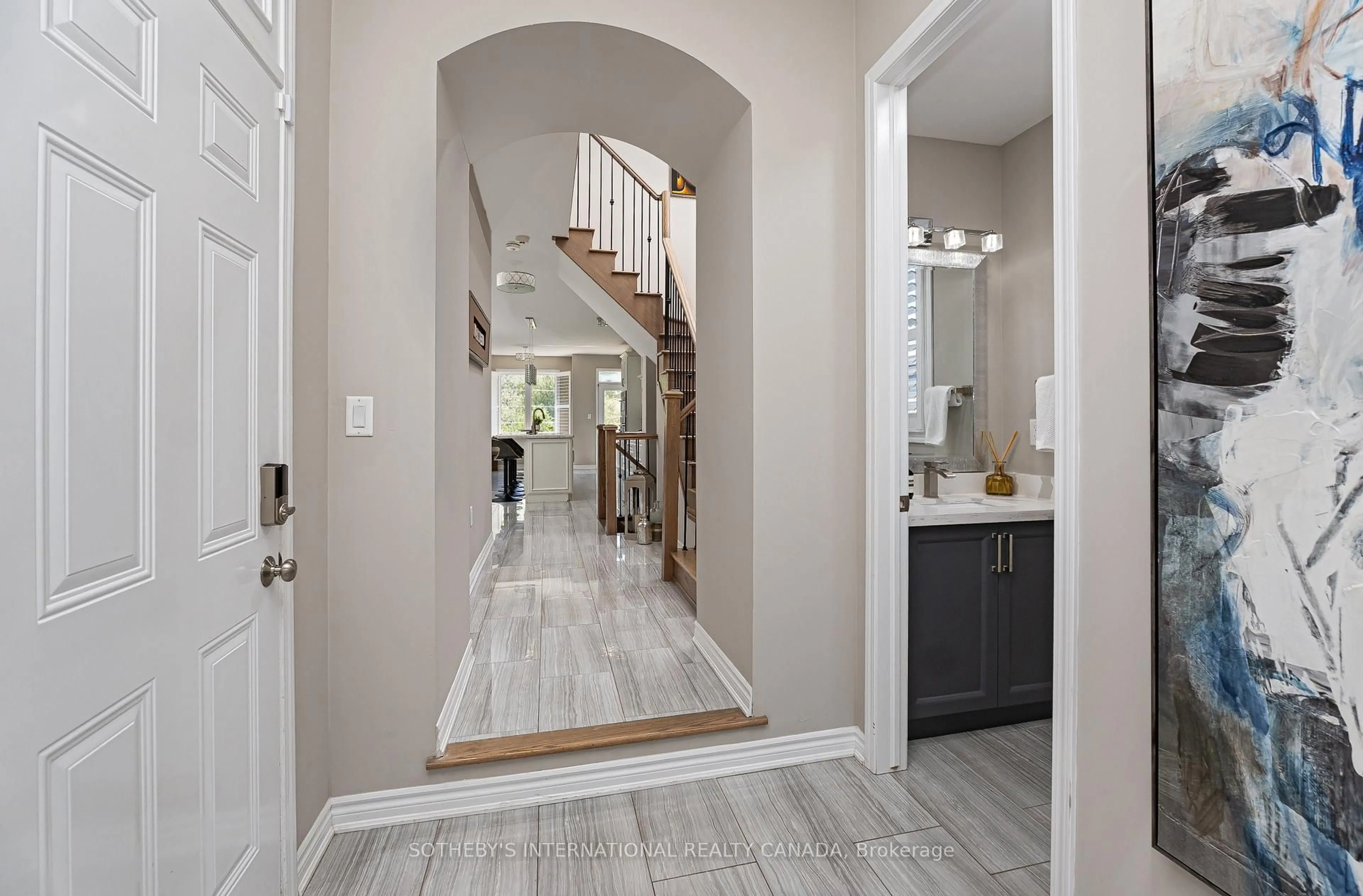 Indoor entryway for 1056 Foxtail Cres, Pickering Ontario L1X 0E7