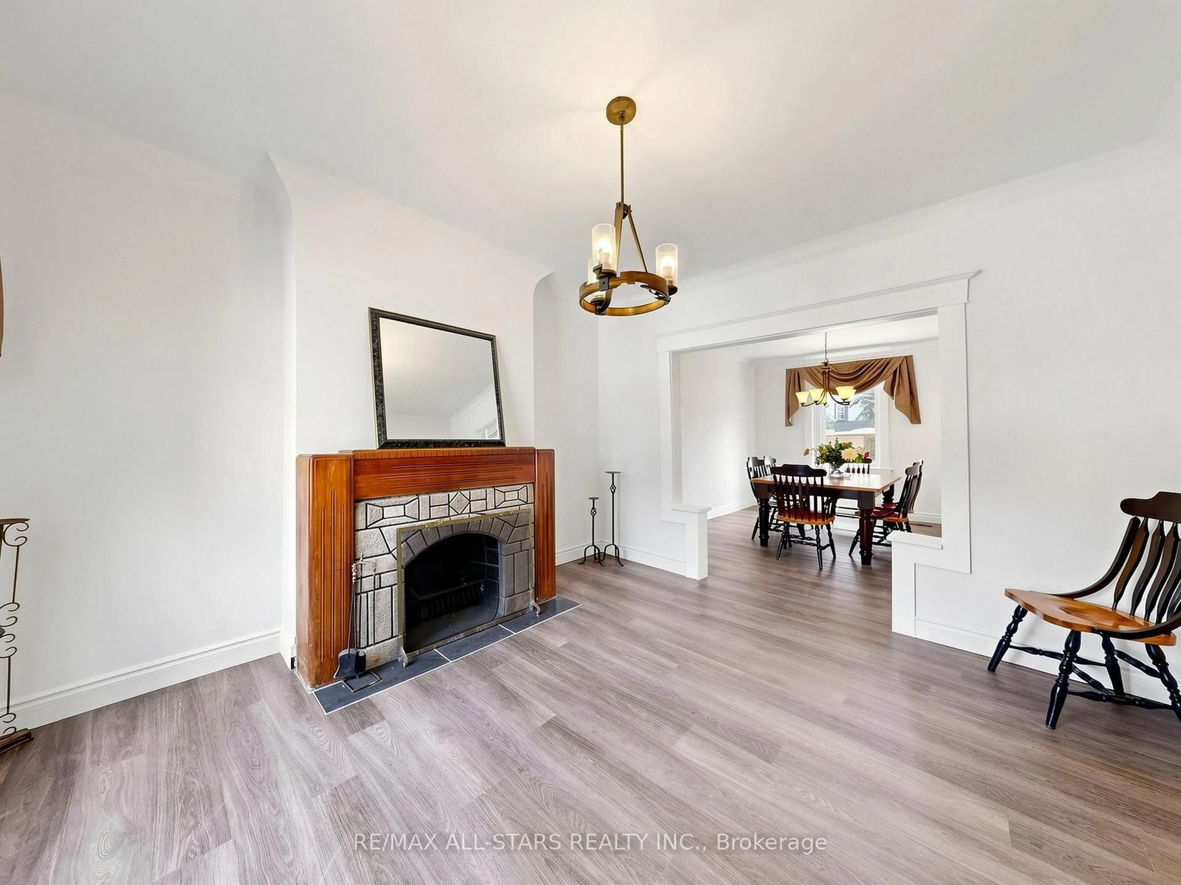 Unknown for 9 Cherry Nook Gdns, Toronto Ontario M4L 1J5