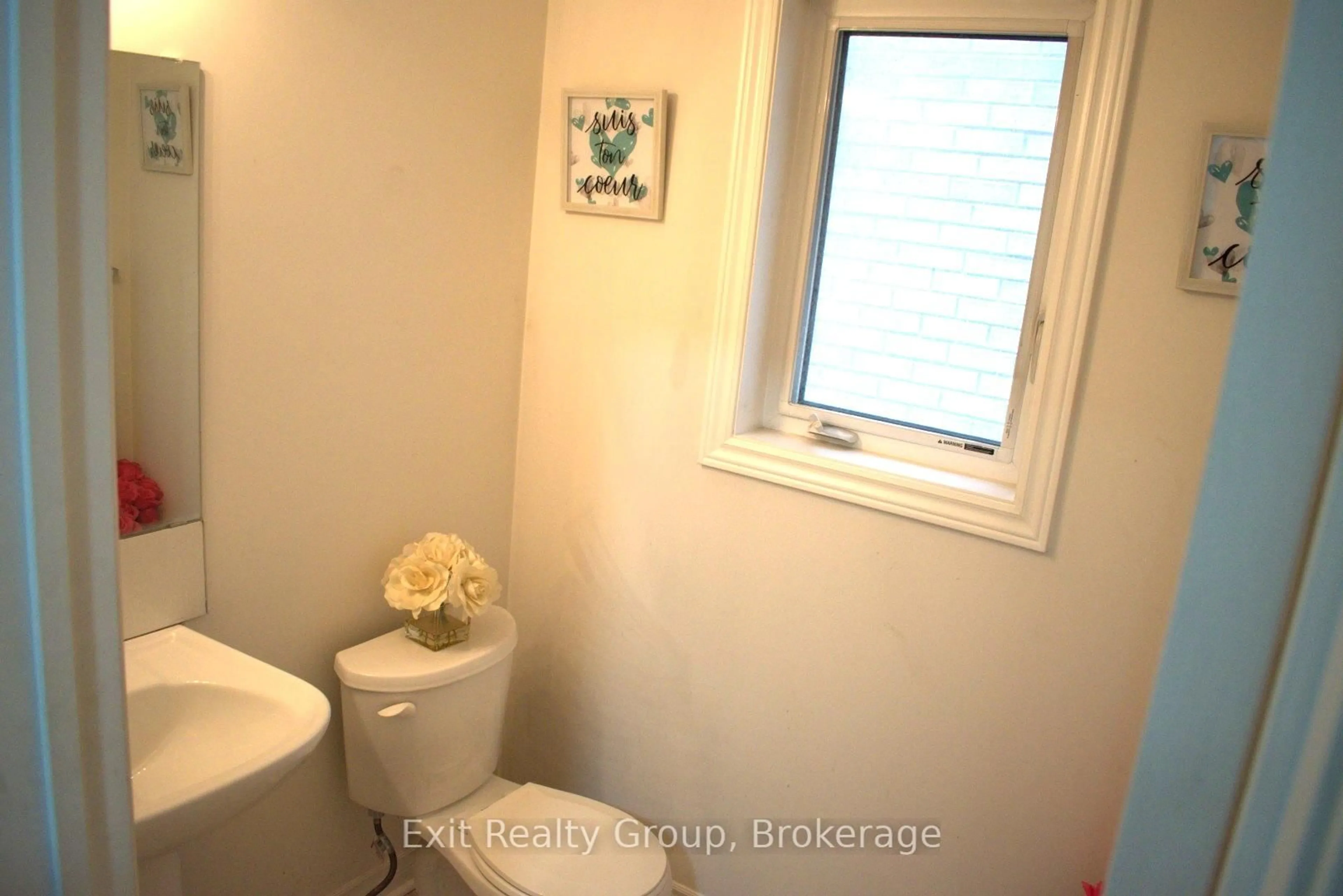 Standard bathroom, ceramic/tile floor for 1857 Fosterbrook St, Oshawa Ontario L1K 3G5