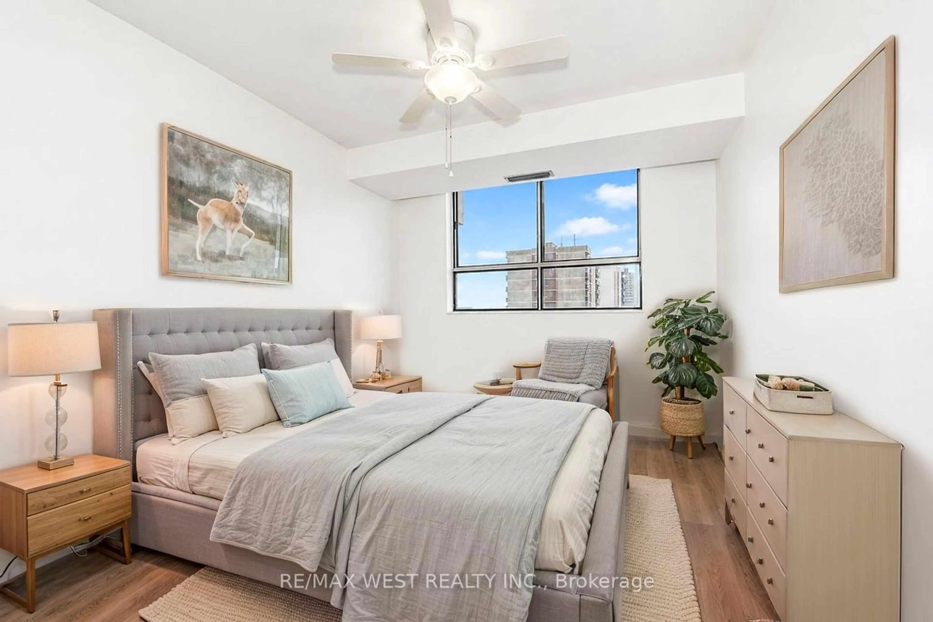 Bedroom with bed, unknown for 10 Stonehill Crt #907, Toronto Ontario M1W 2X8