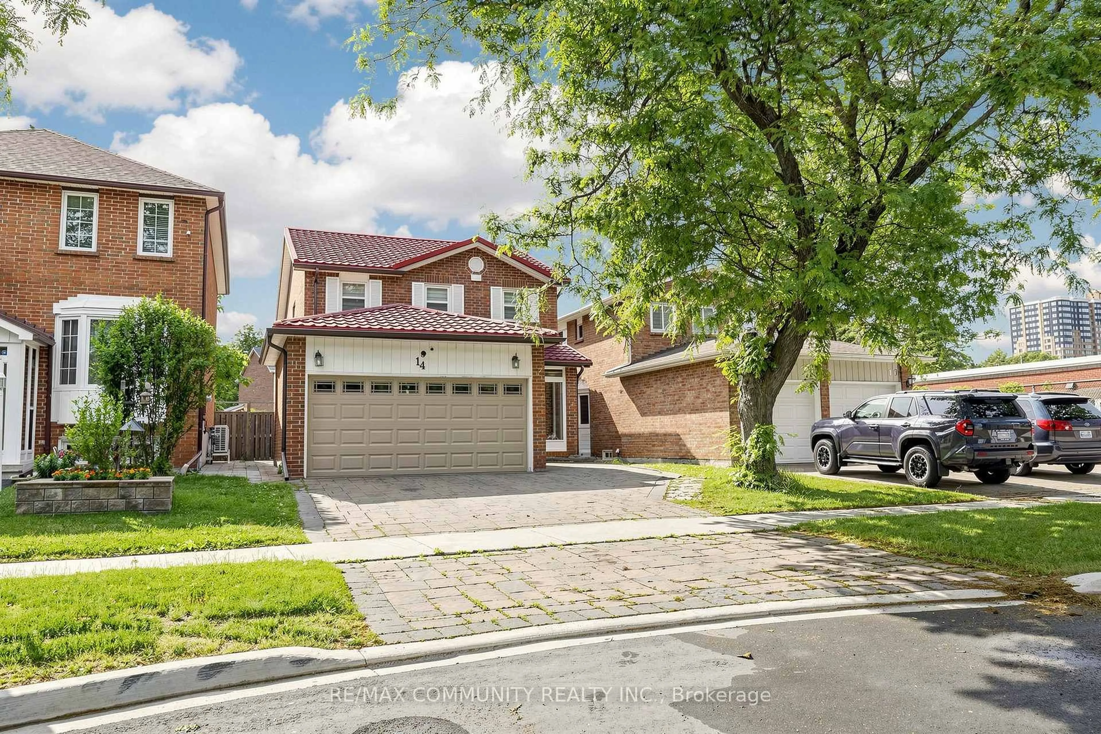 A pic from outside/outdoor area/front of a property/back of a property/a pic from drone, street for 14 Presidents Crt, Toronto Ontario M1V 3E8