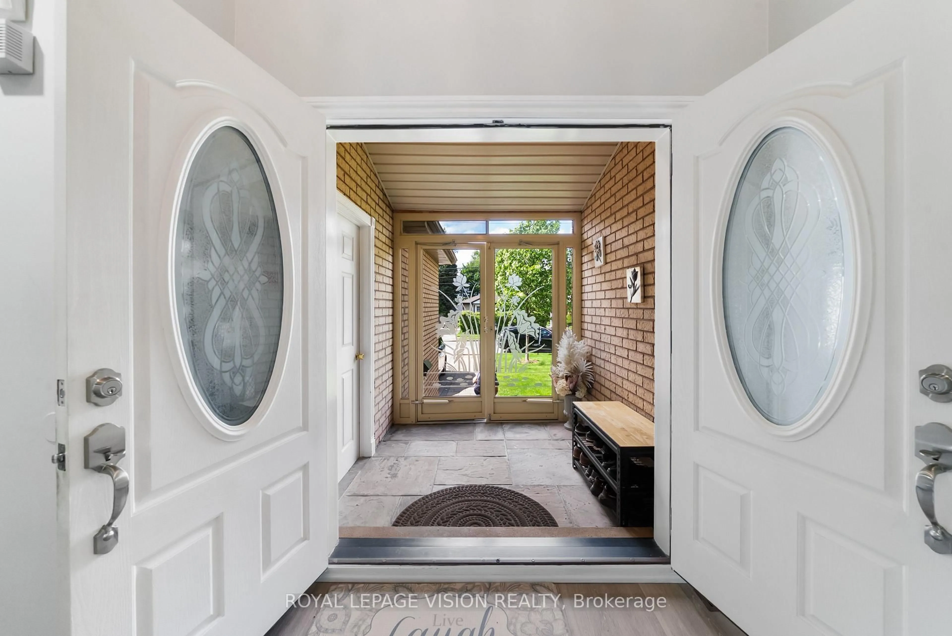 Indoor entryway for 5 Anson Ave, Toronto Ontario M1M 1X2