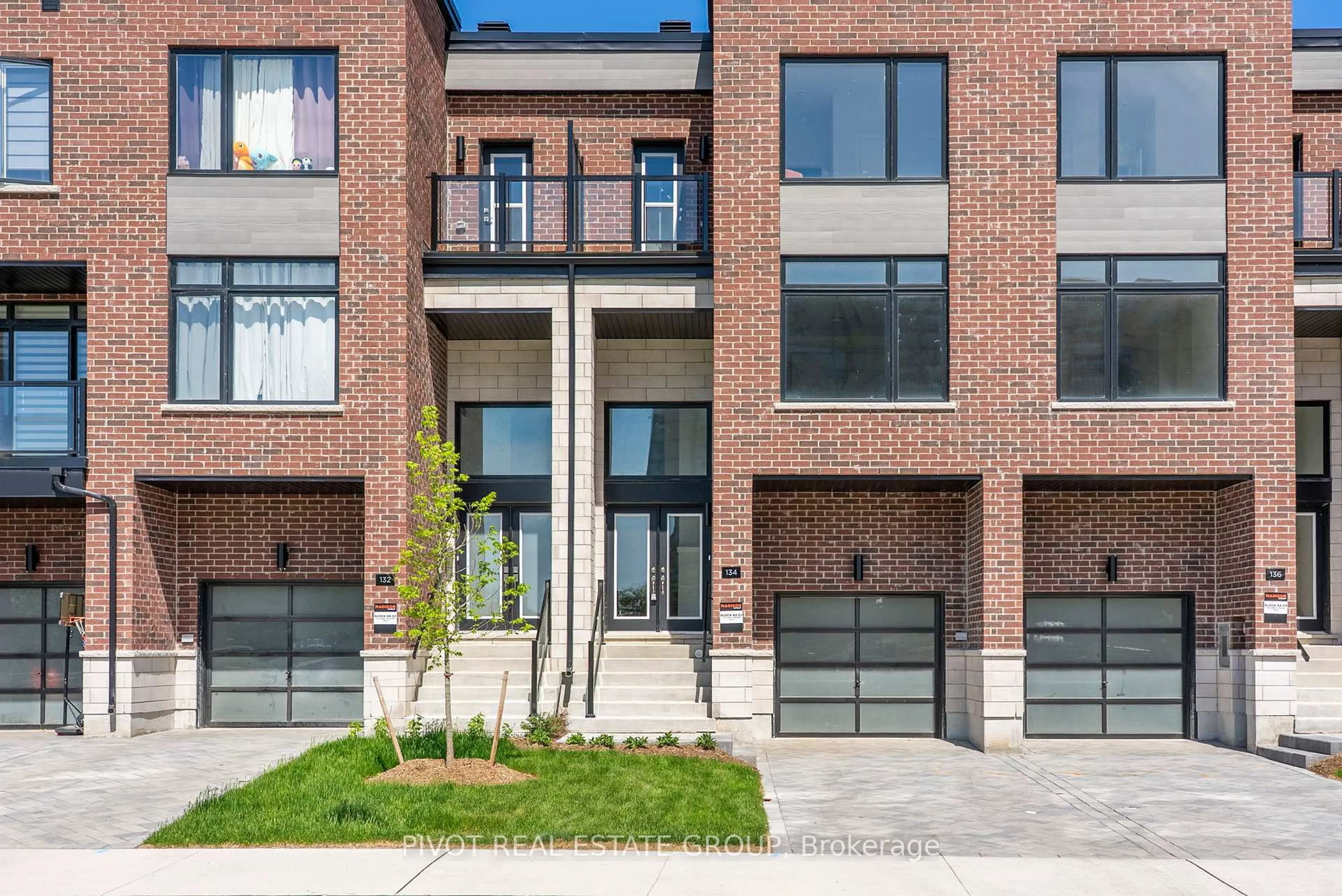 Home with brick exterior material, street for 134 Danielle Moore Circ, Toronto Ontario M1P 0G9
