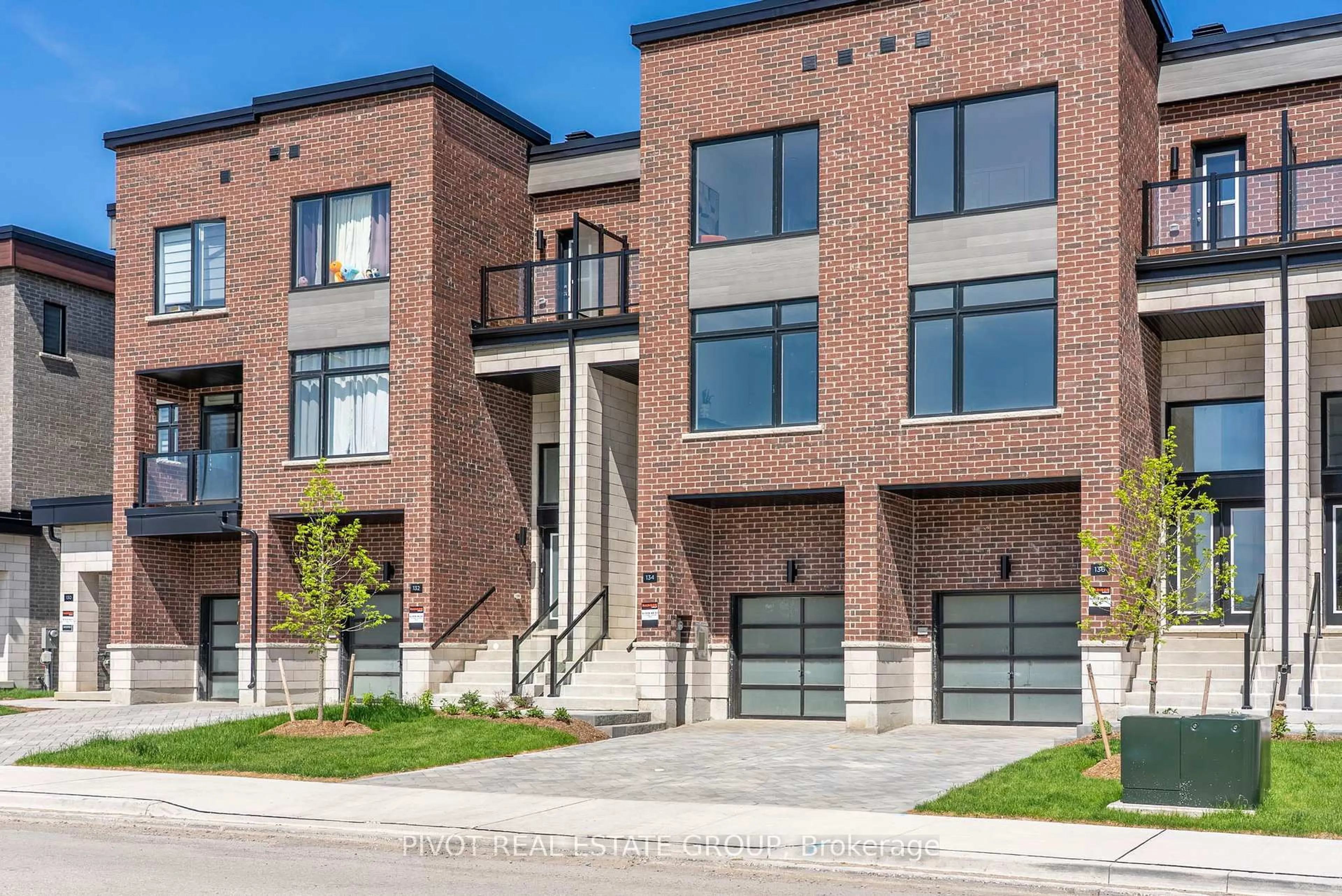 Home with brick exterior material, street for 134 Danielle Moore Circ, Toronto Ontario M1P 0G9