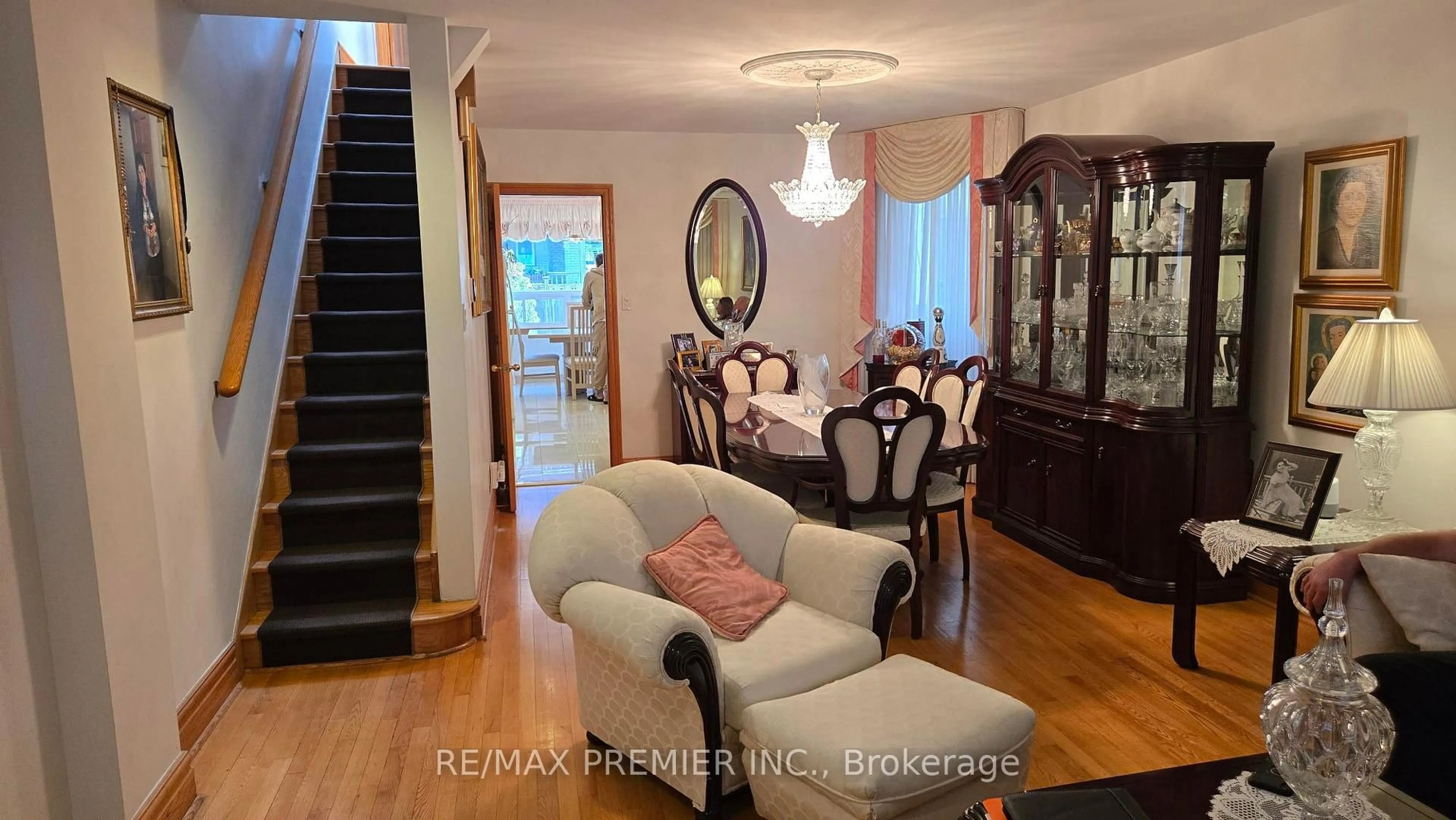 Unknown for 553 Greenwood Ave, Toronto Ontario M4J 4A7