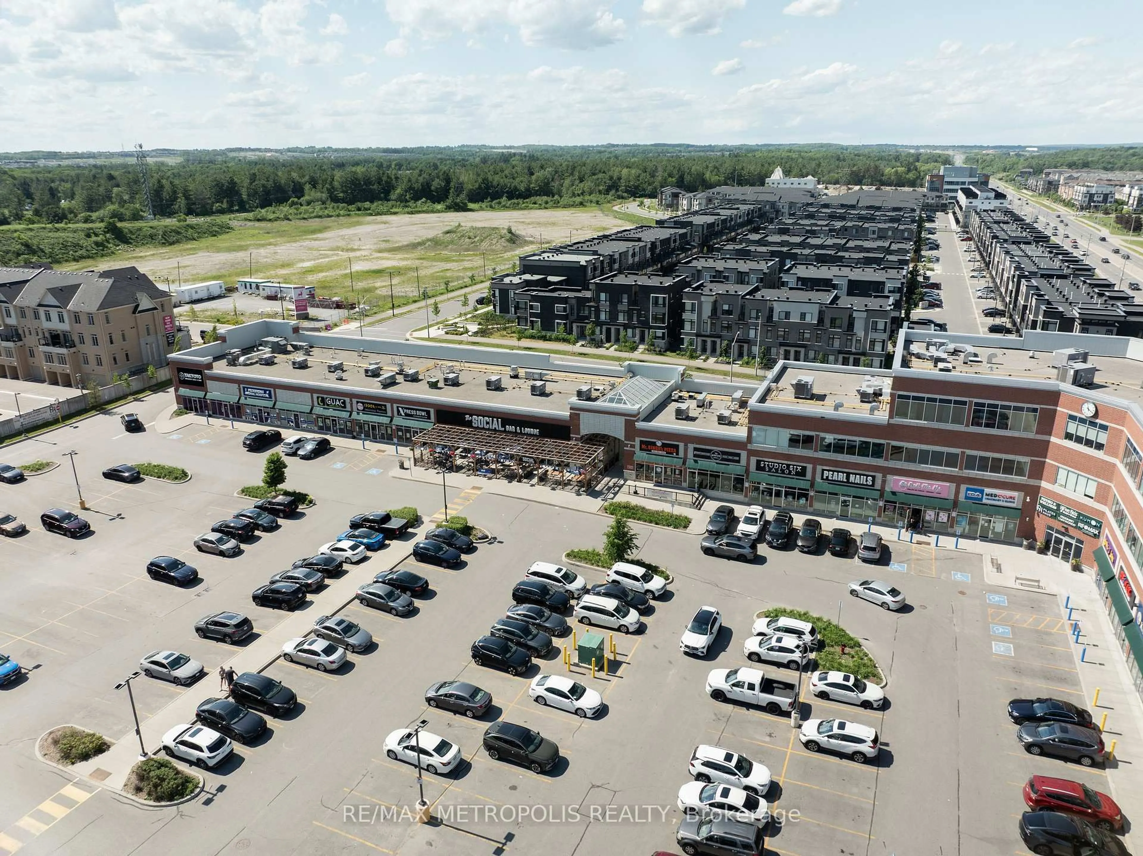 Parking for 1695 Dersan St #109, Pickering Ontario L1X 0S9
