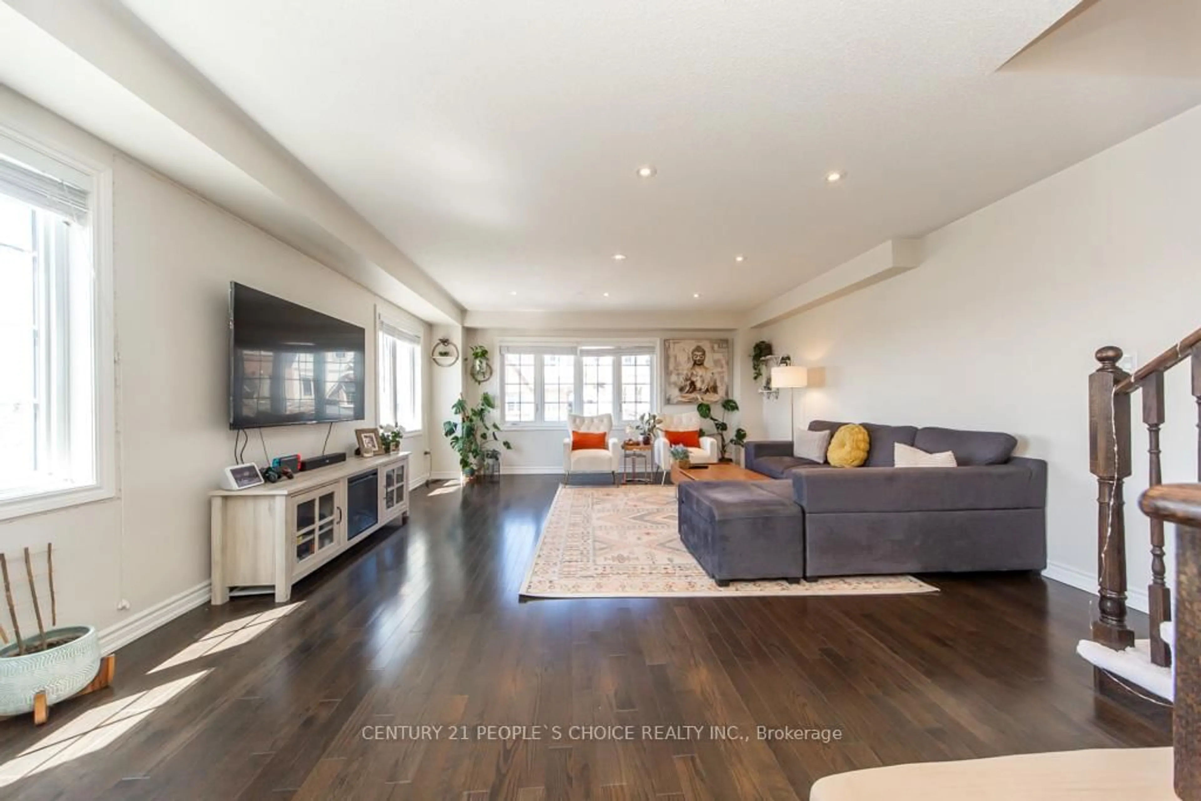 Living room with furniture, unknown for 36 Comfort Way, Whitby Ontario L1N 0K5