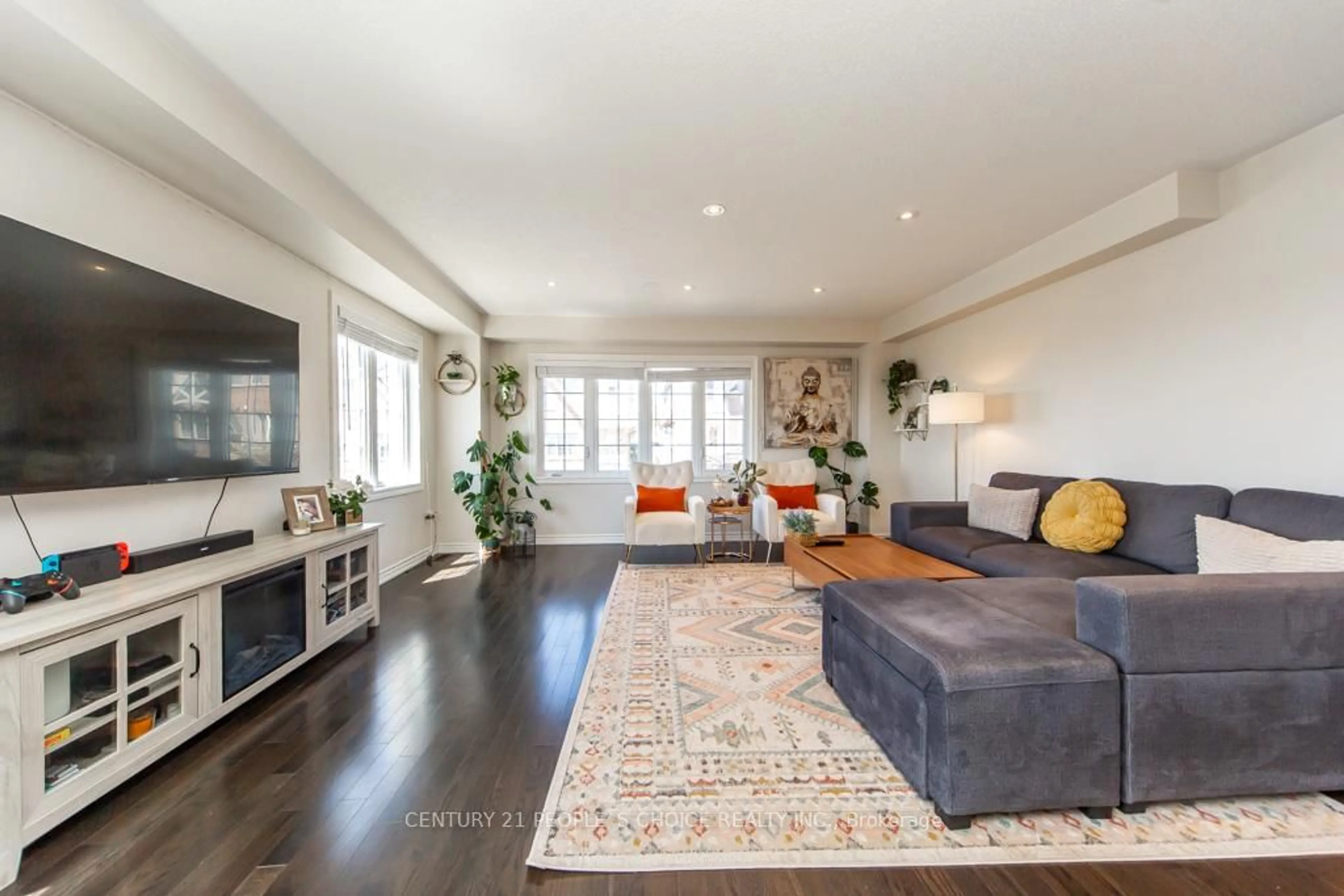 Living room with furniture, unknown for 36 Comfort Way, Whitby Ontario L1N 0K5