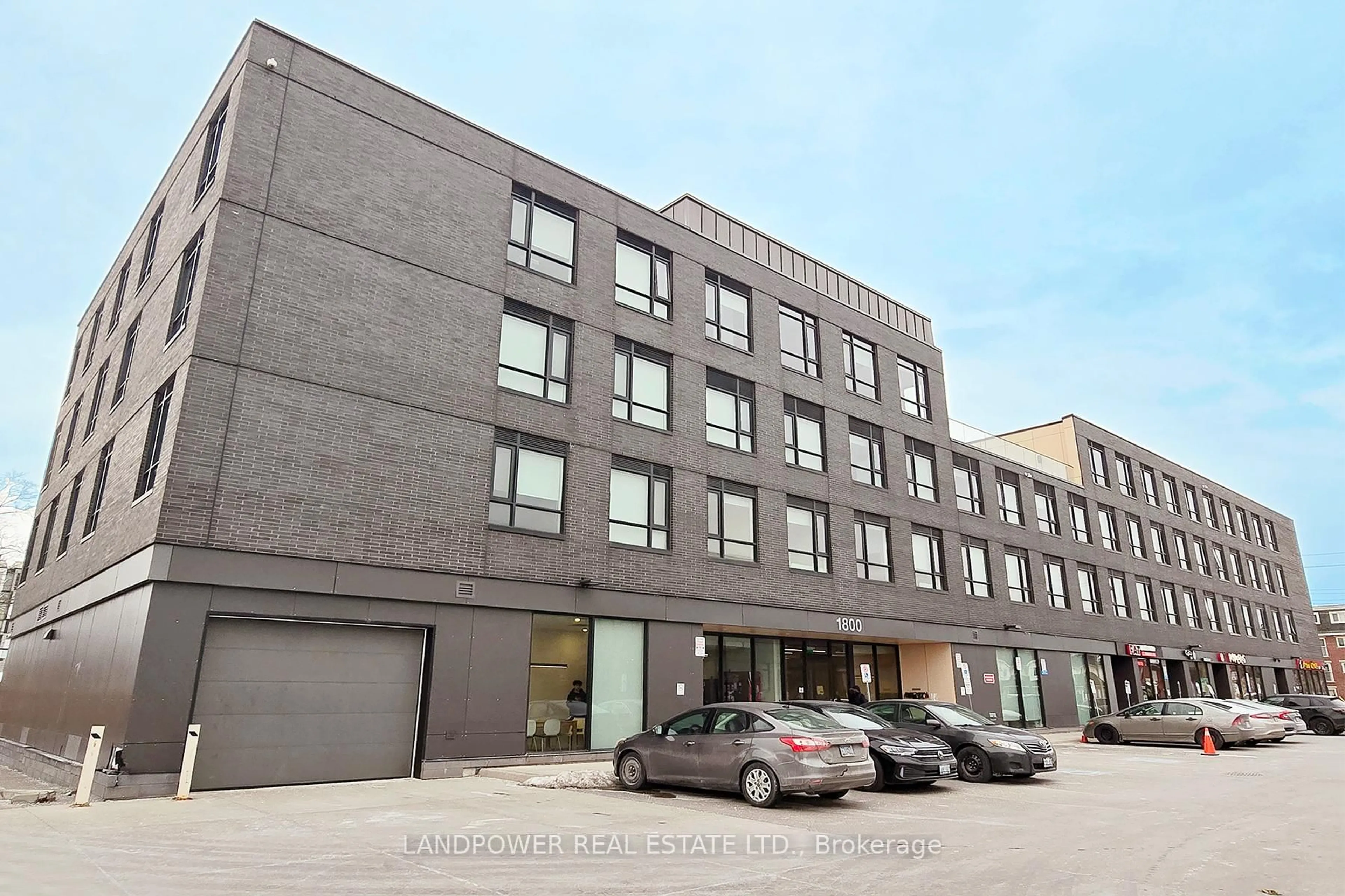Unknown for 1800 Simcoe St #313, Oshawa Ontario L1G 0C2