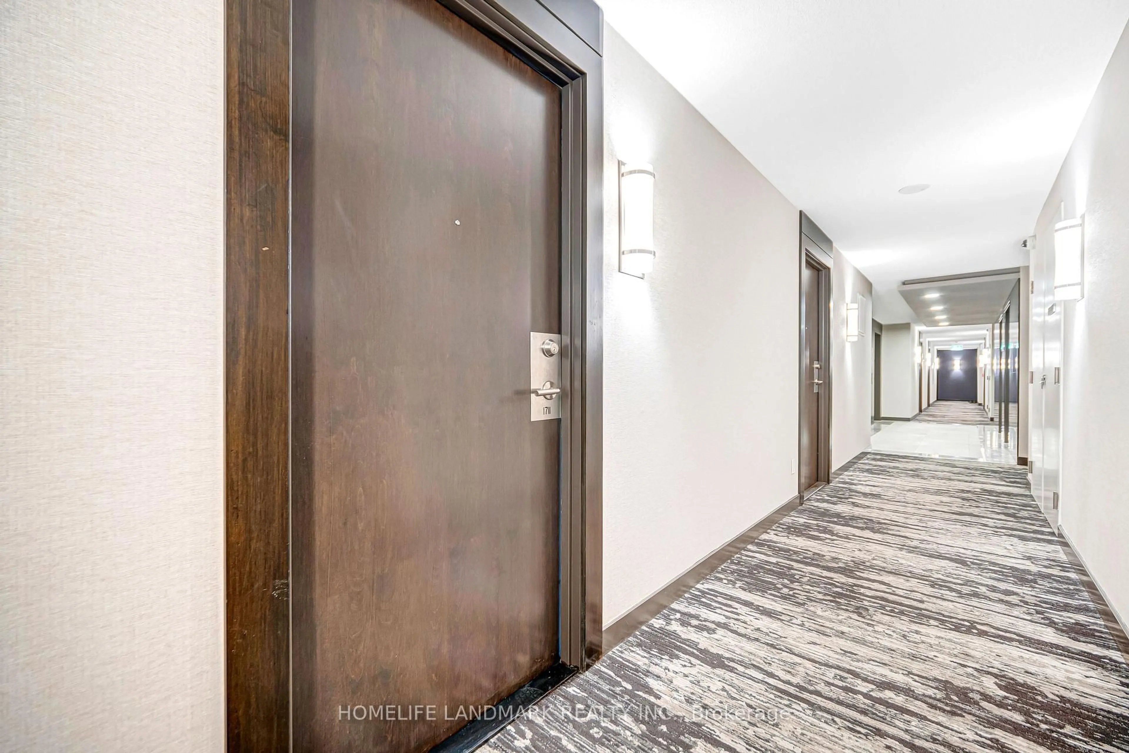 Indoor foyer for 125 Village Green Sq ##1711, Toronto Ontario M1S 0G3