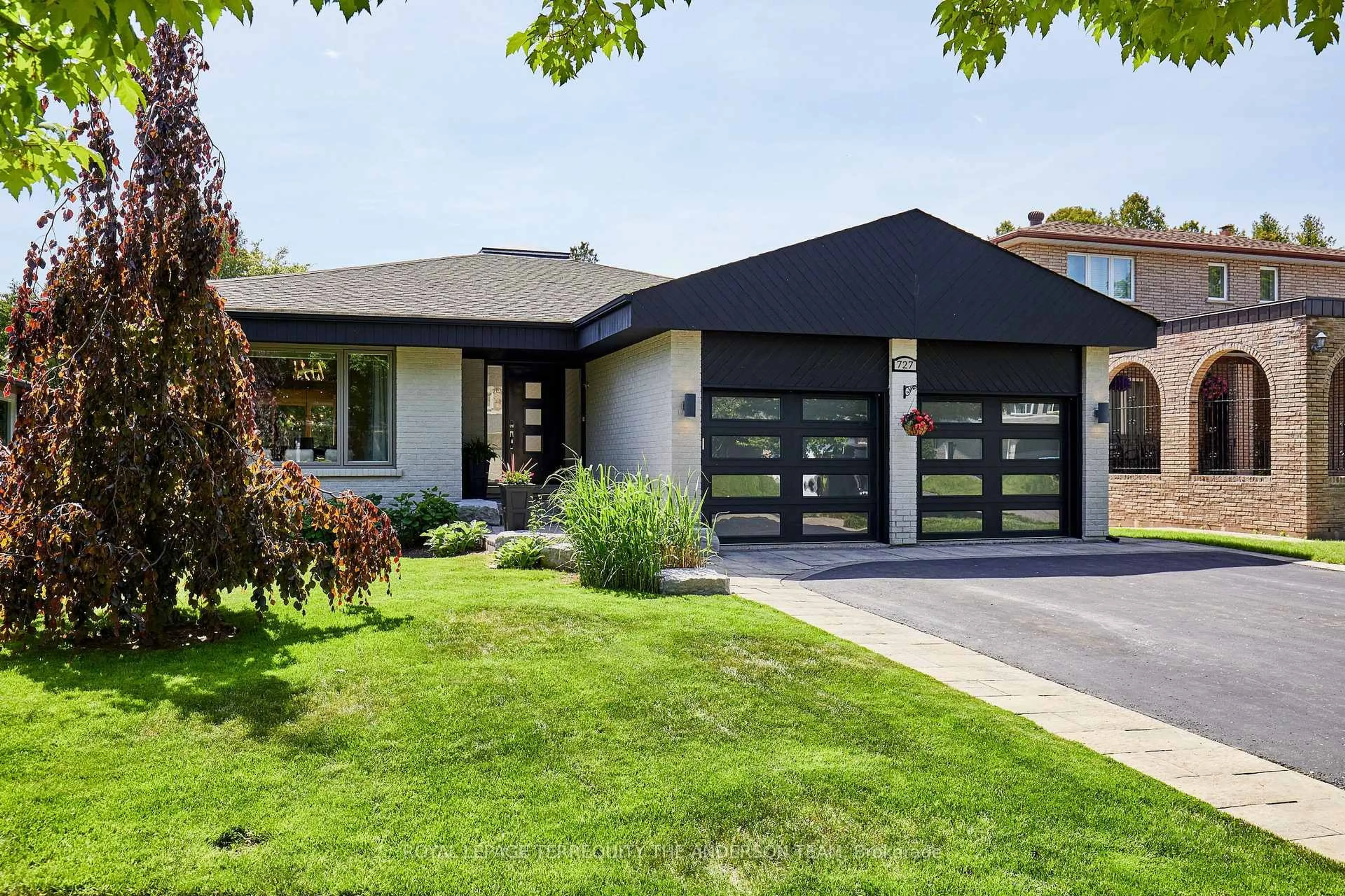 Home with vinyl exterior material, street for 727 Barbados St, Oshawa Ontario L1J 7E7