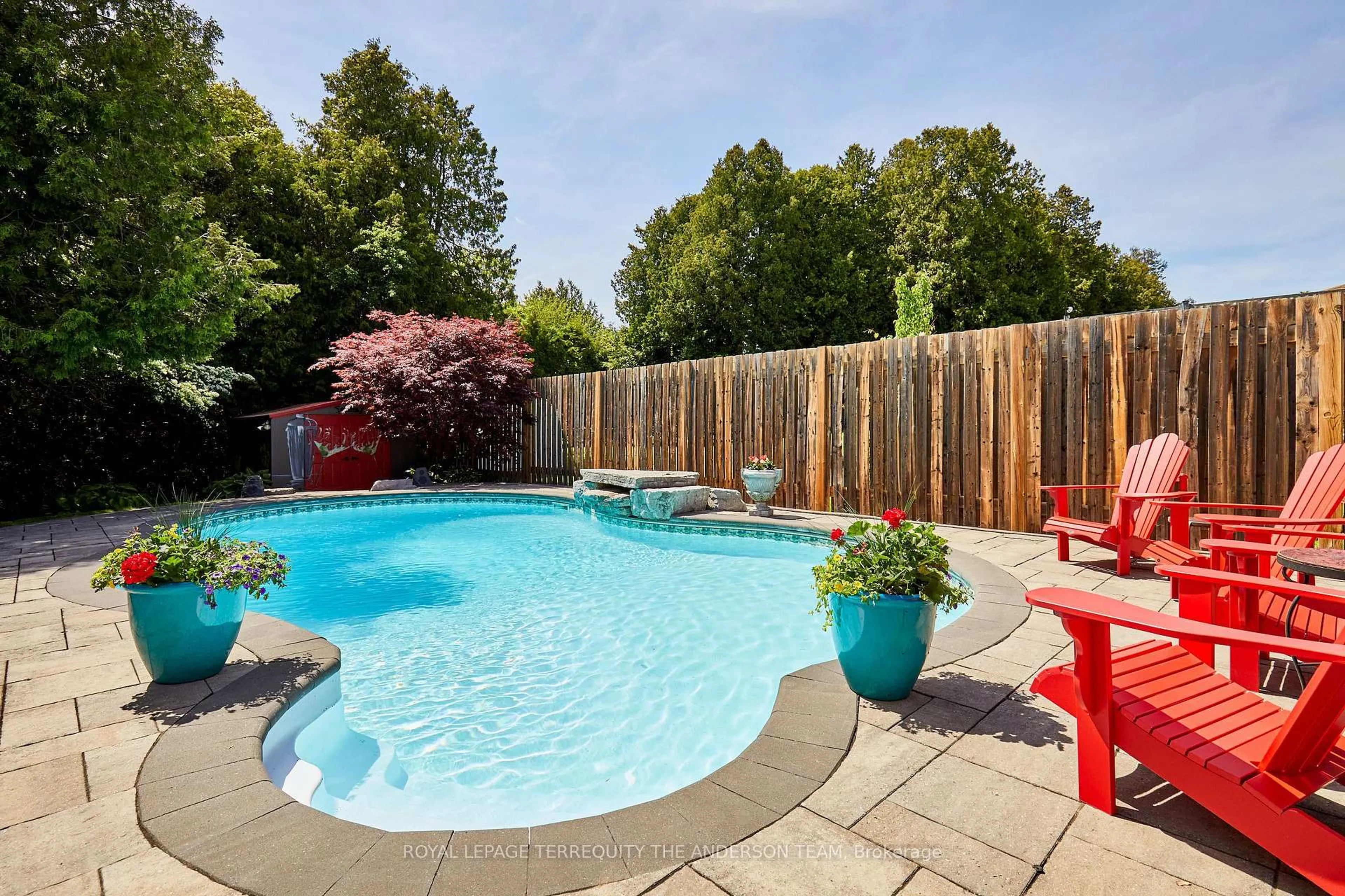 Pool for 727 Barbados St, Oshawa Ontario L1J 7E7