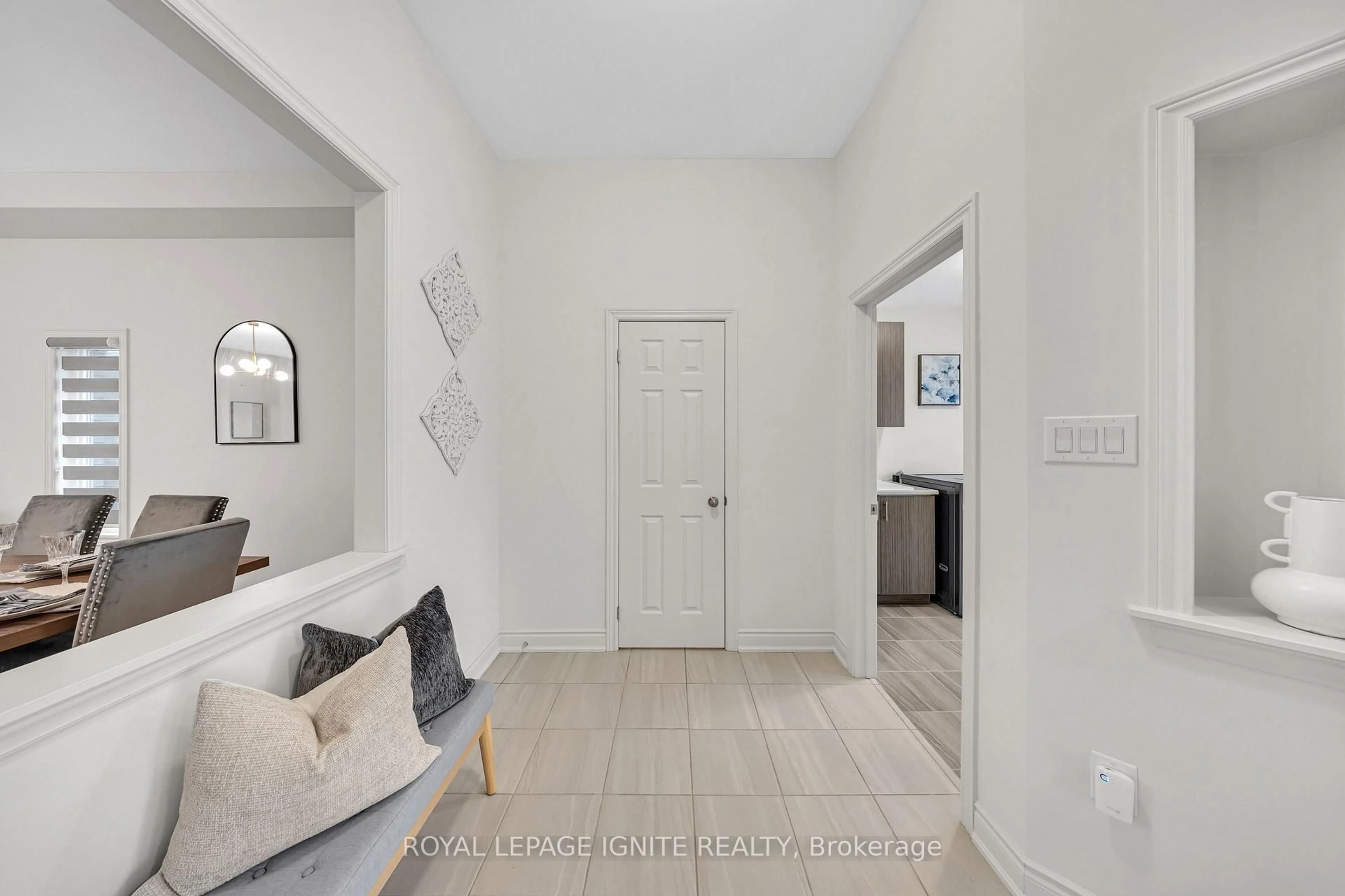 Indoor entryway for 3 Creedon Cres, Ajax Ontario L1T 0P7