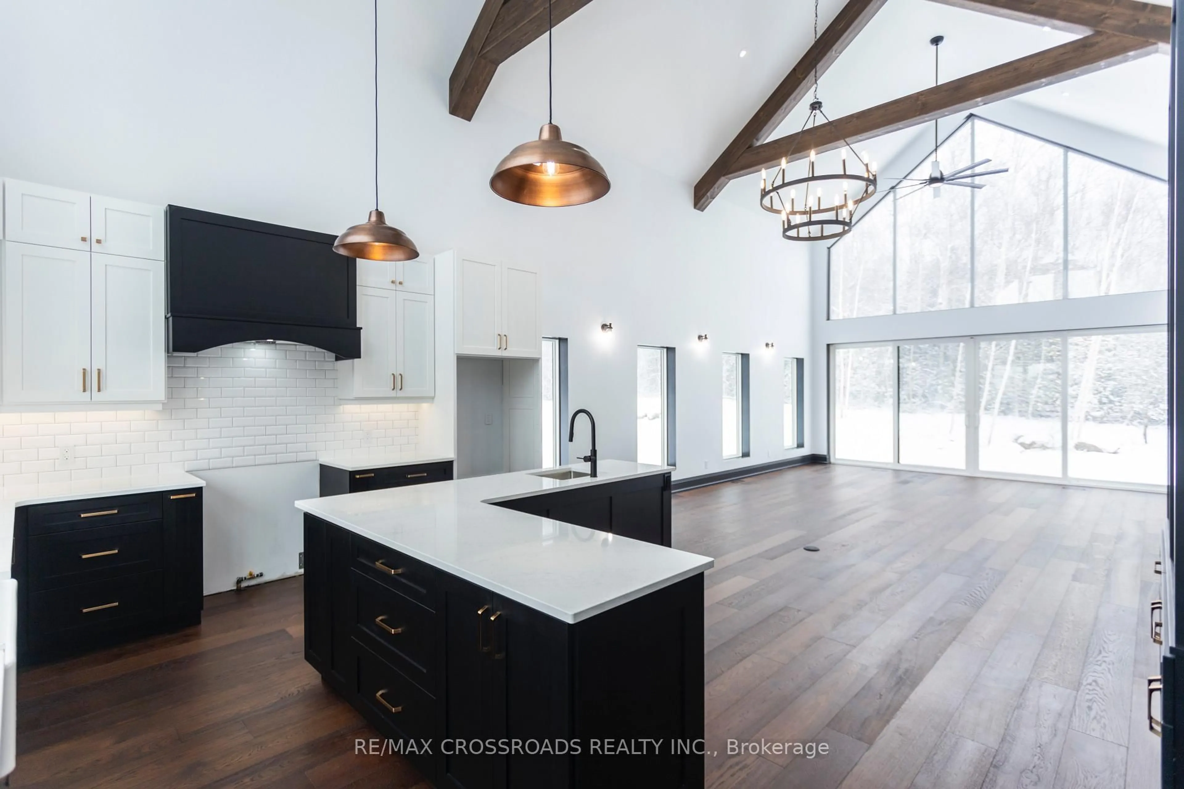 Open concept kitchen, unknown for 637 View Lake Rd, Scugog Ontario L0B 1K0