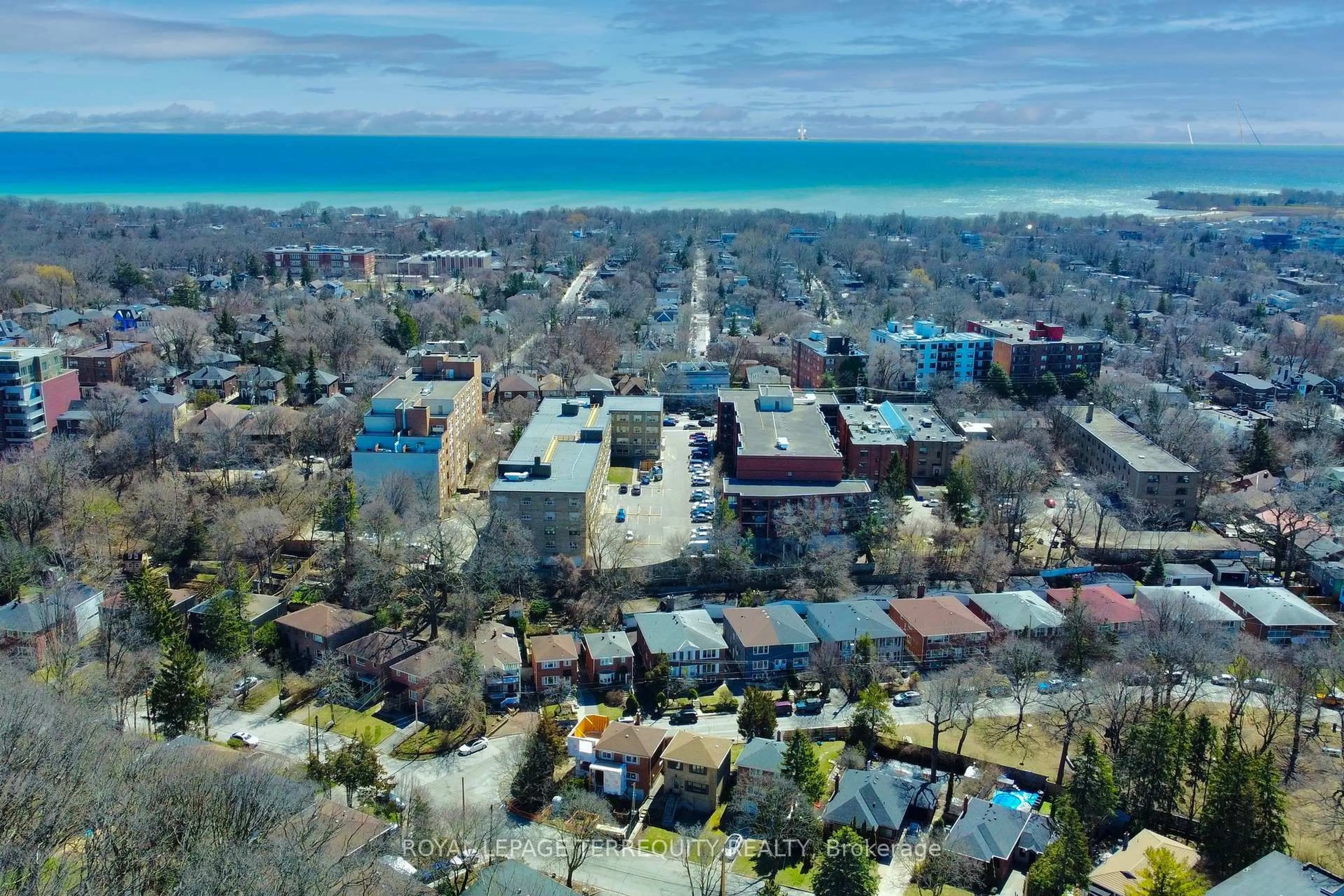 A pic from outside/outdoor area/front of a property/back of a property/a pic from drone, city buildings view from balcony for 29 Love Crescent Cres, Toronto Ontario M4E 1V6