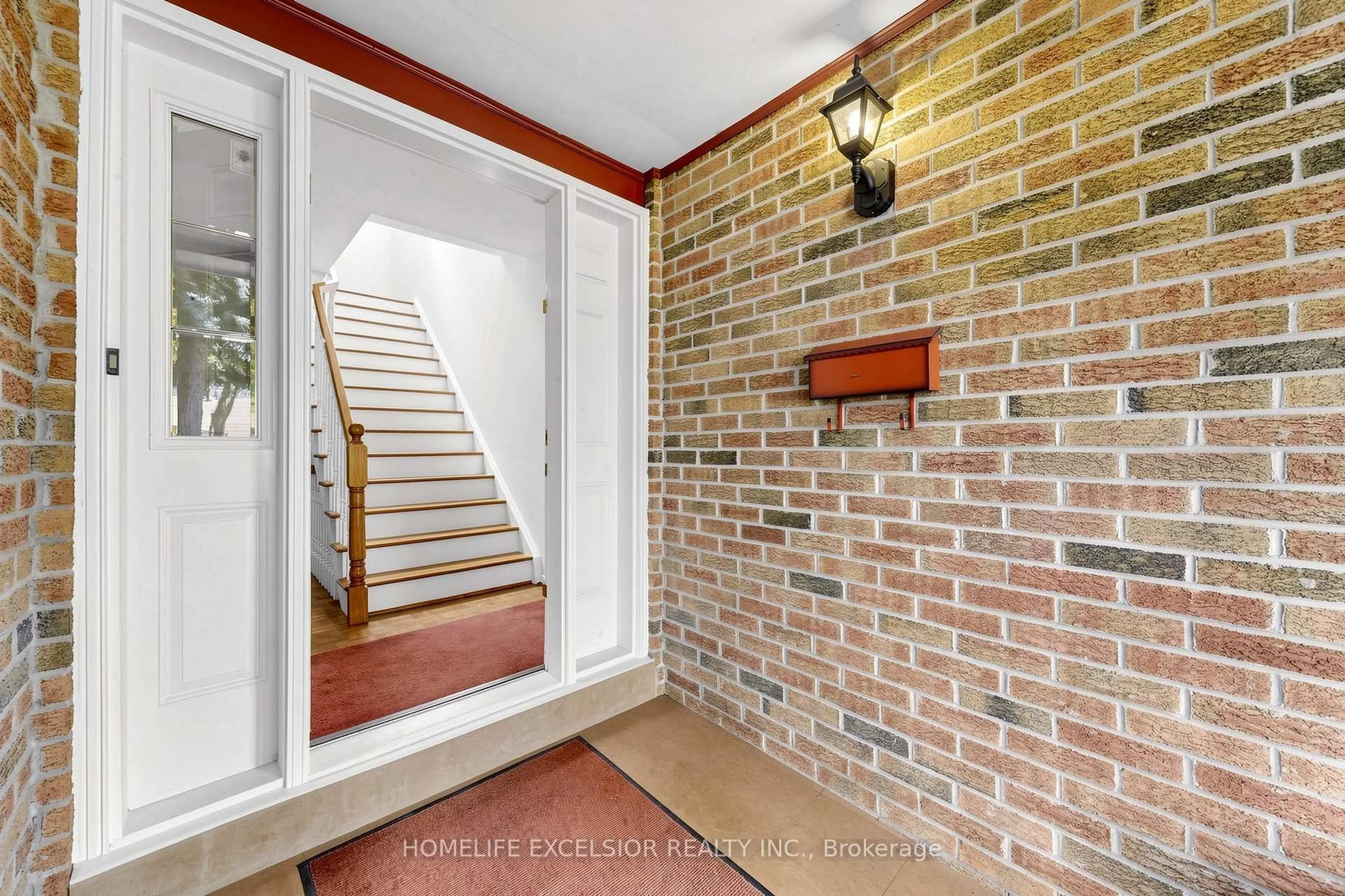 Indoor foyer for 8 Dunmail Dr, Toronto Ontario M1V 1J5