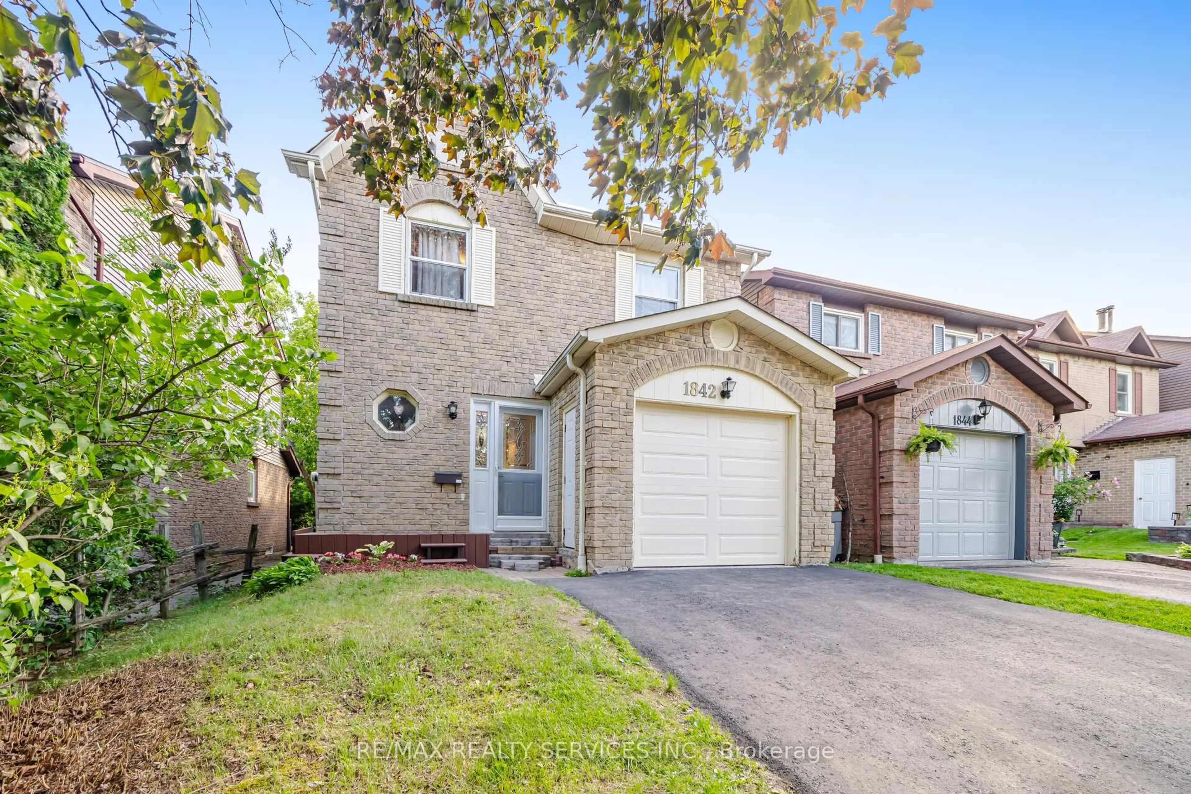 Home with brick exterior material, street for 1842 Cricket Lane, Pickering Ontario L1V 3J3