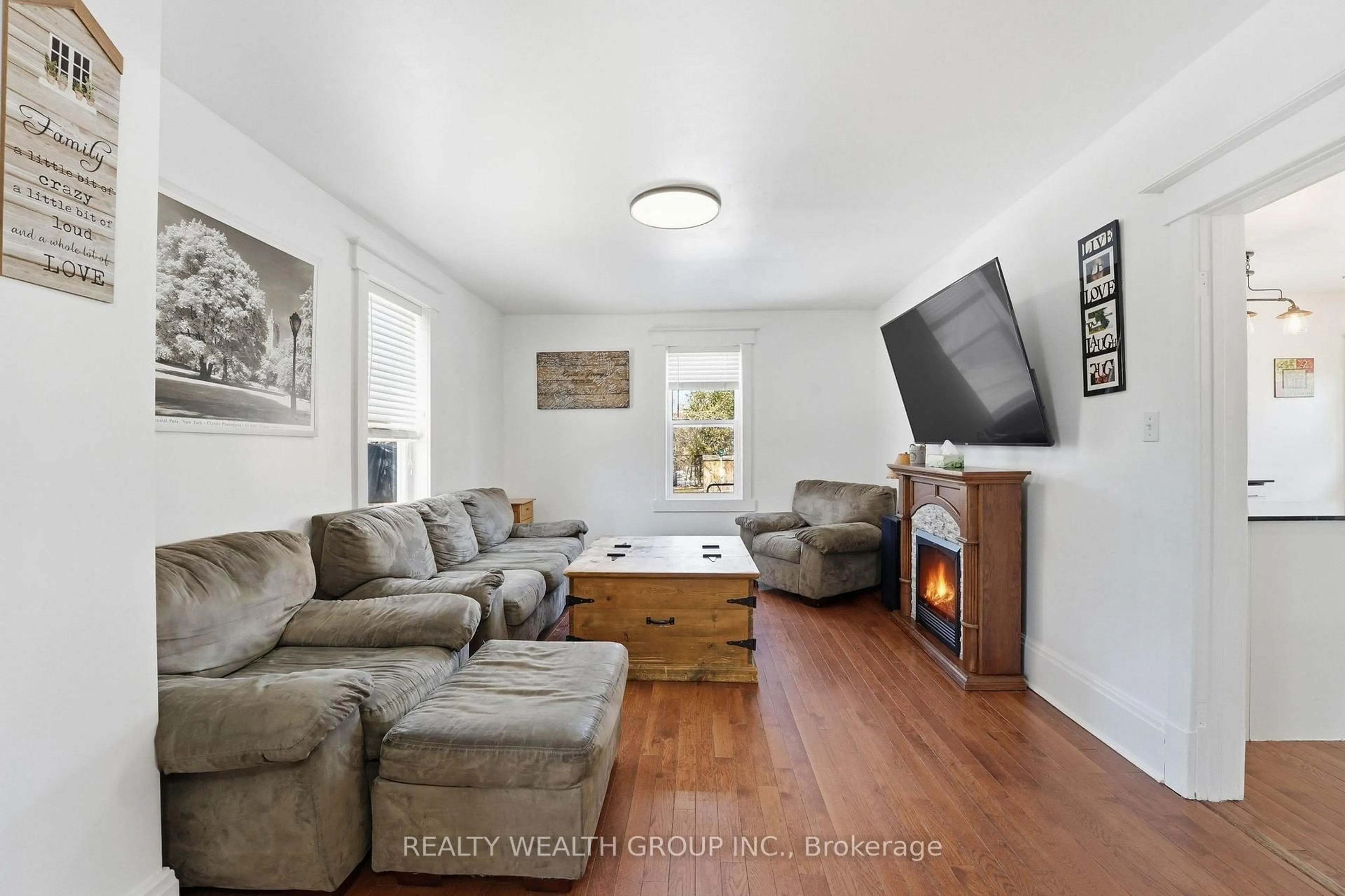 Living room with furniture, unknown for 1678 David St, Pickering Ontario L1Y 1B2